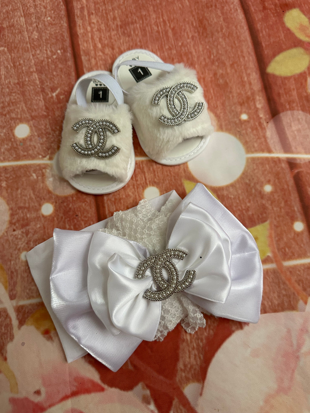 Size 1 baby shoe and headband gift set