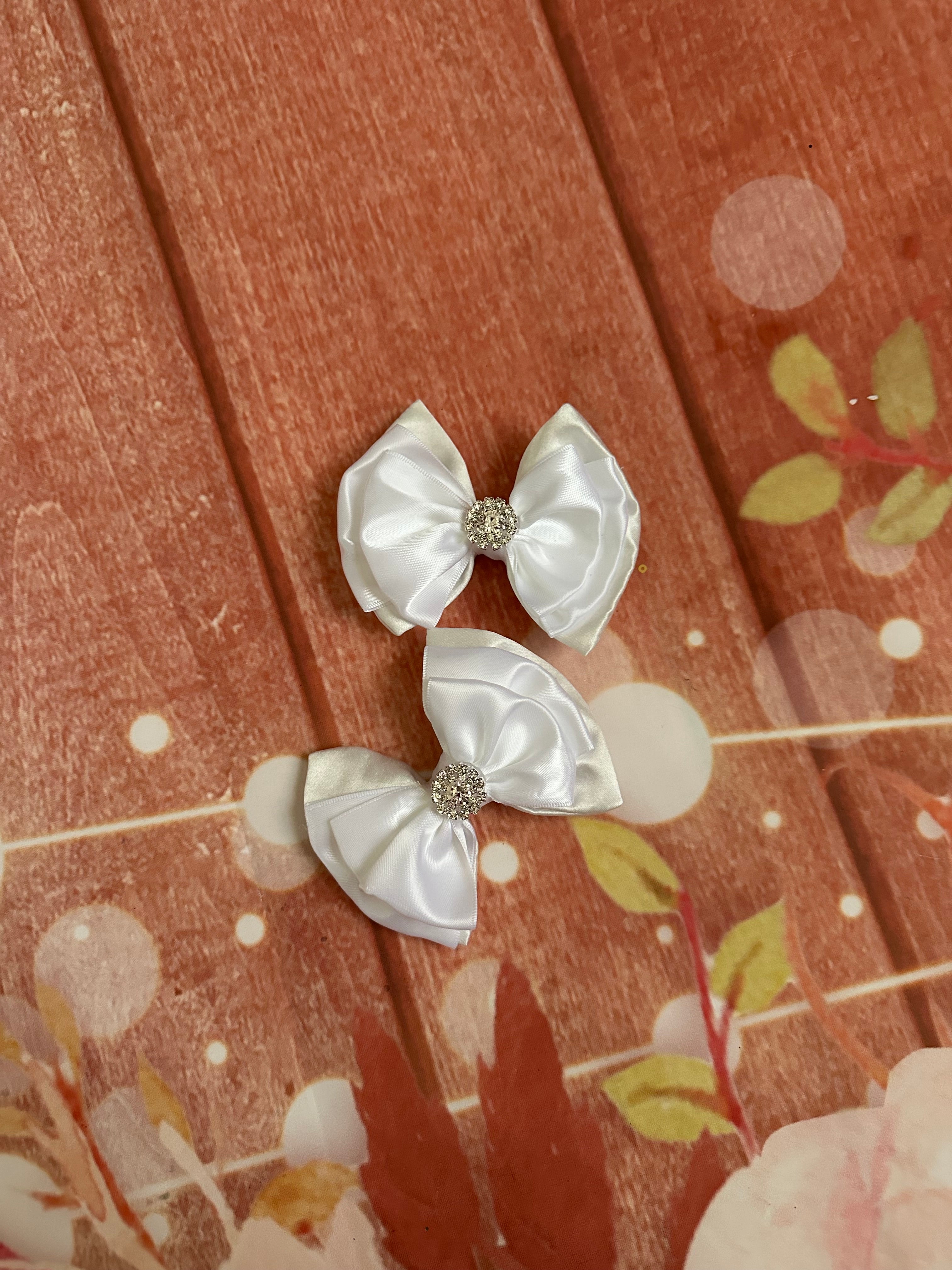 All white piggy clips