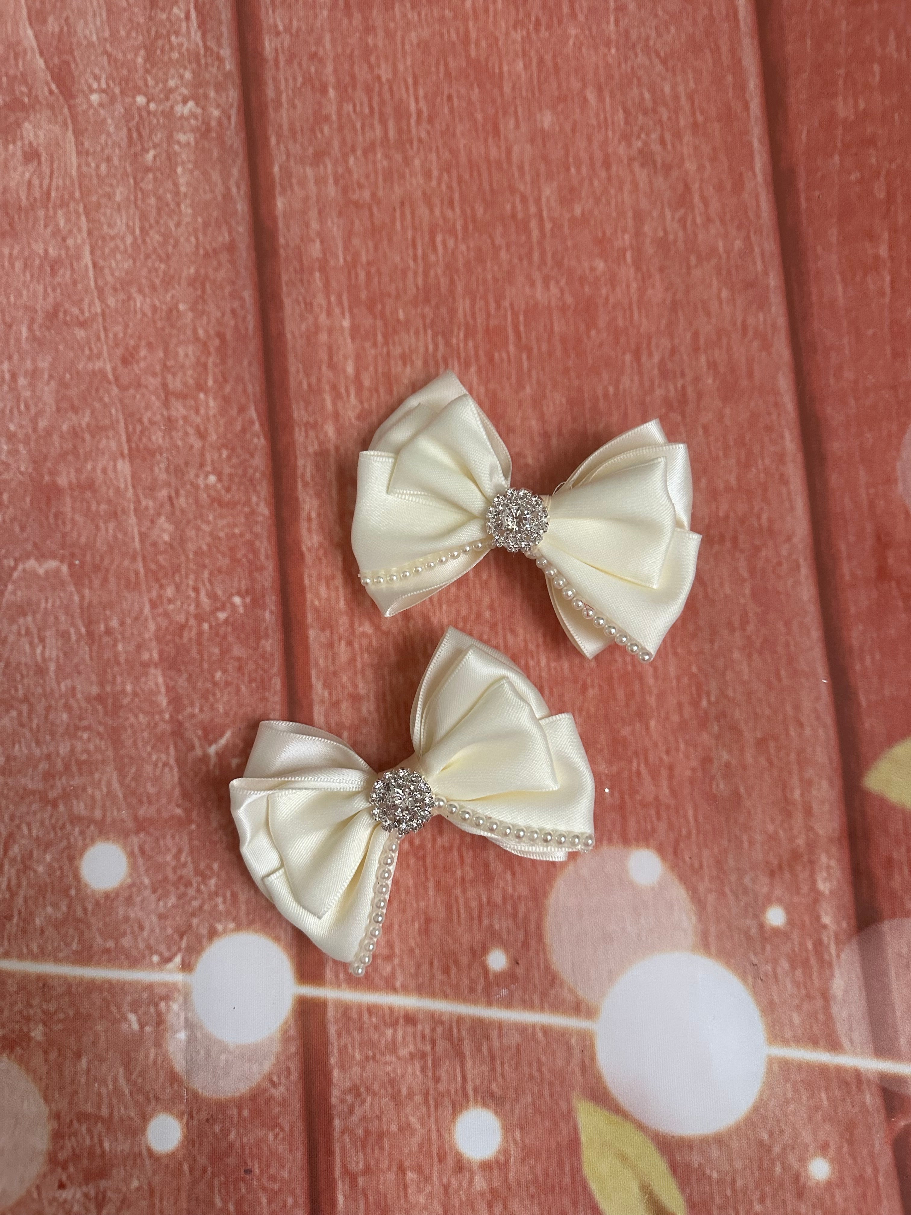 Off white piggy set
