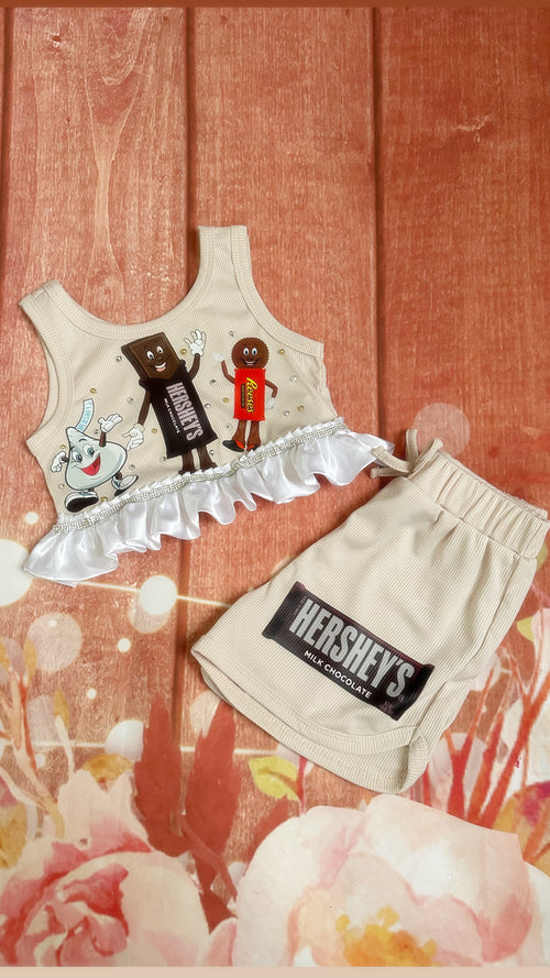 4y Hershey park shorts set