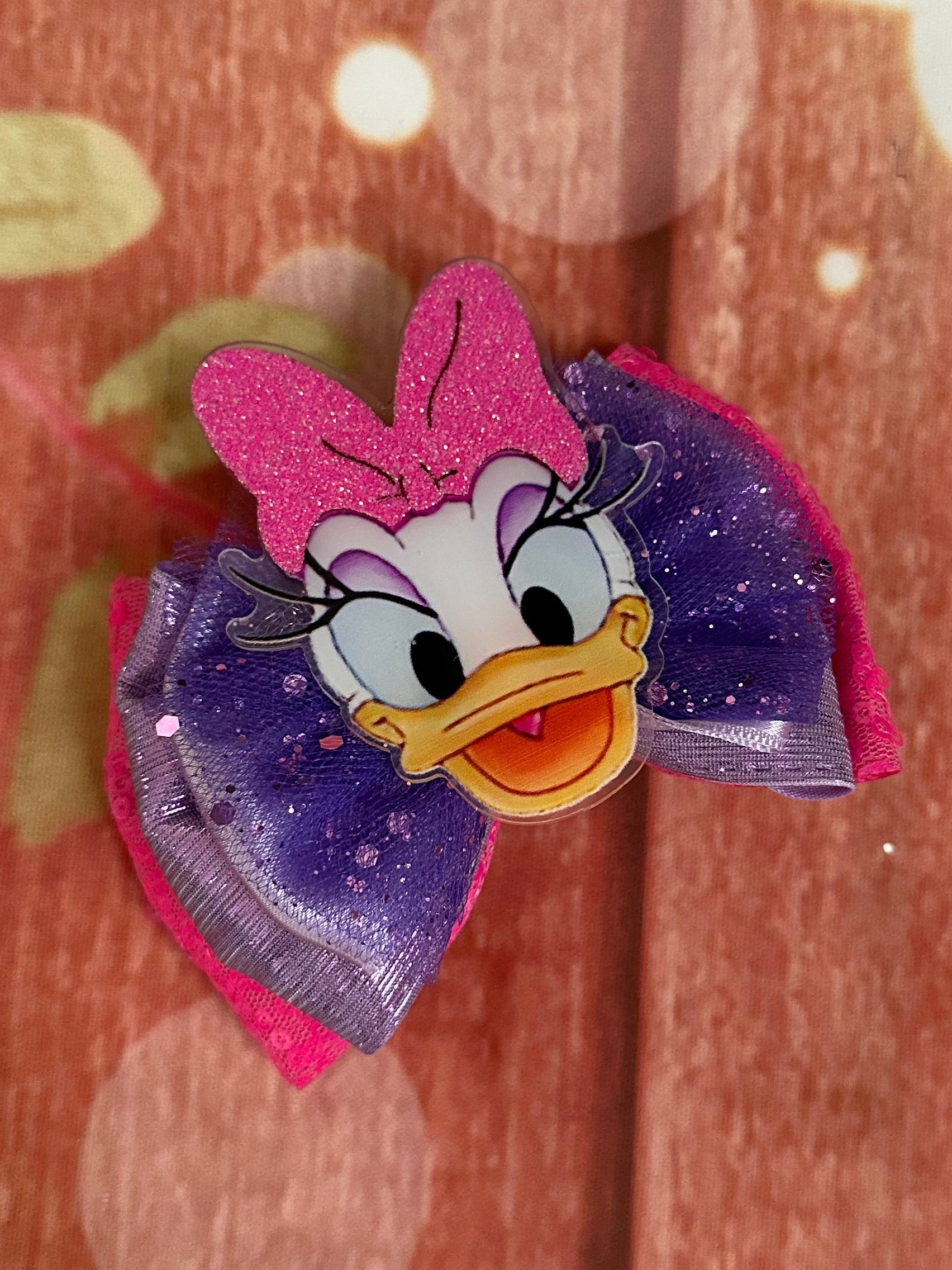 Daisy Duck piggy bow