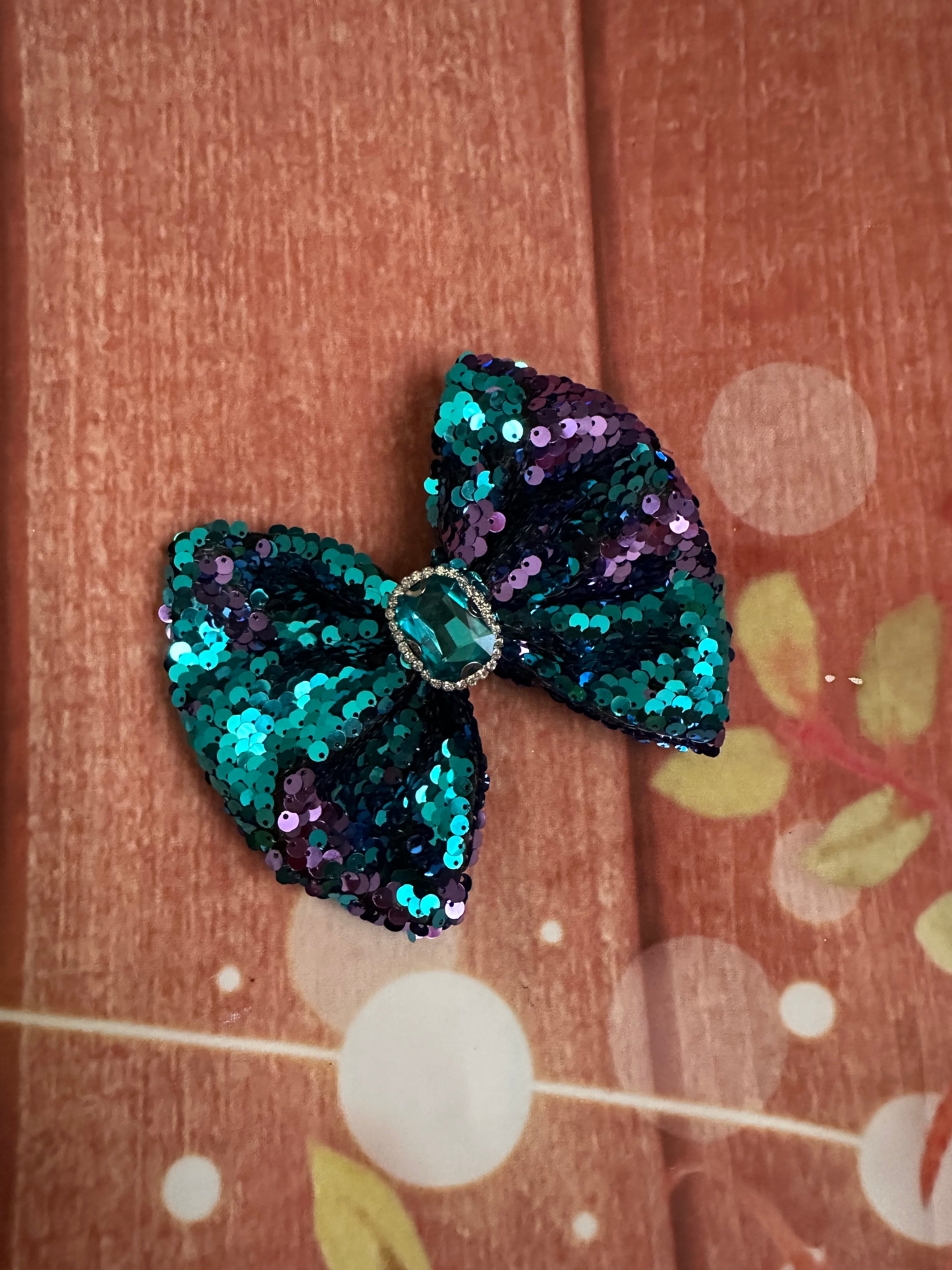 Flip sequin 5 inch hair clip