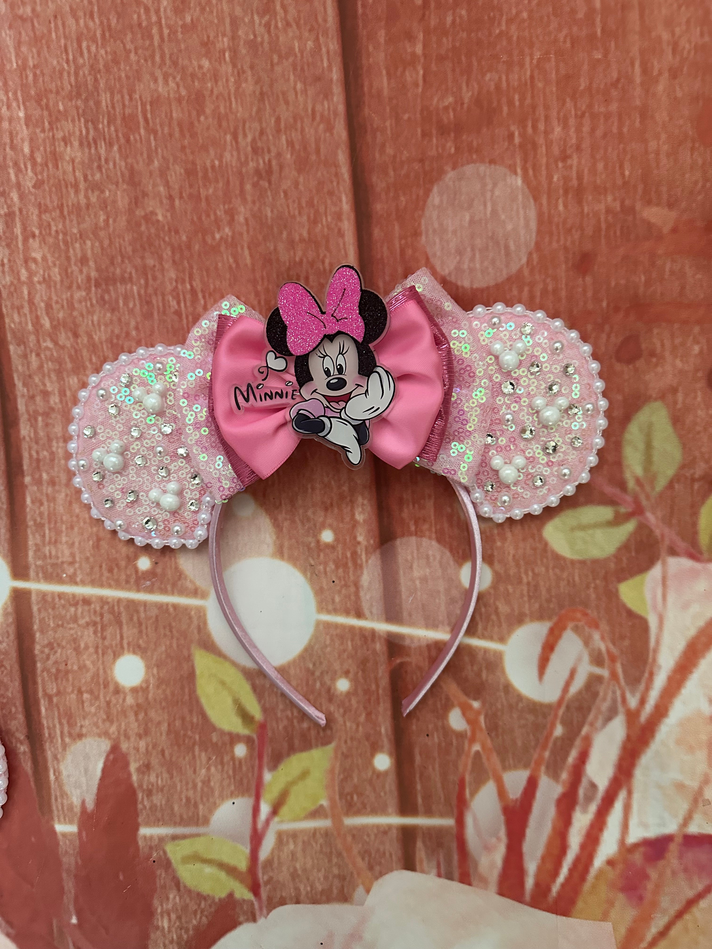 Minnie Mouse mouse ears