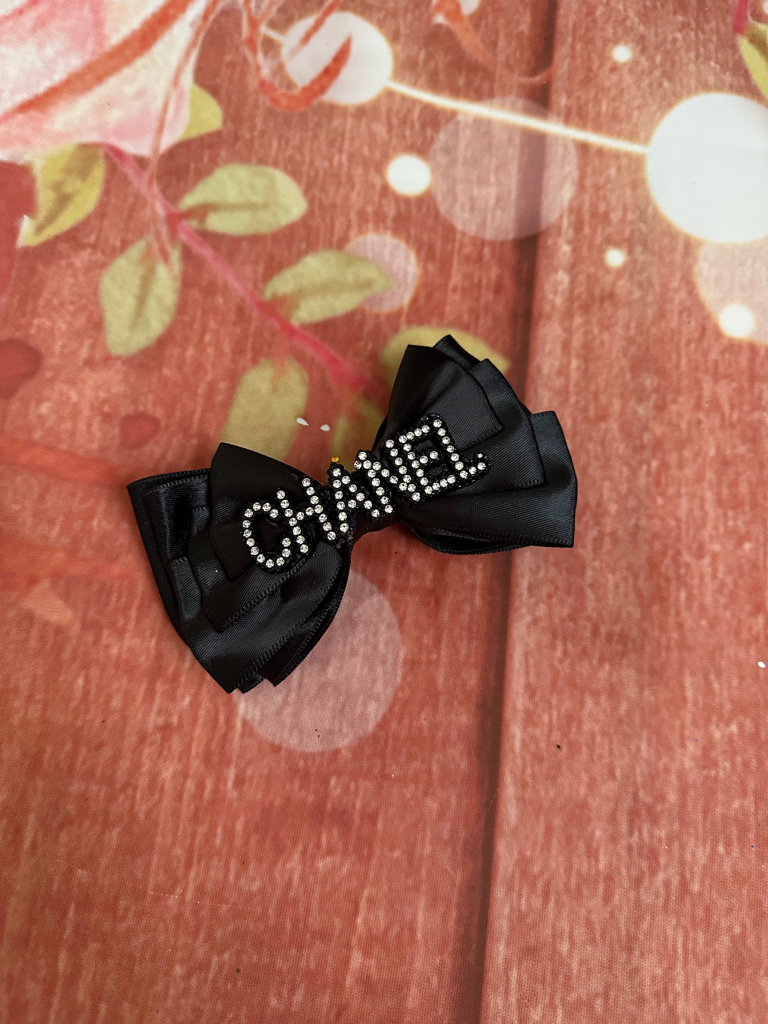 Inspired piggy bow
