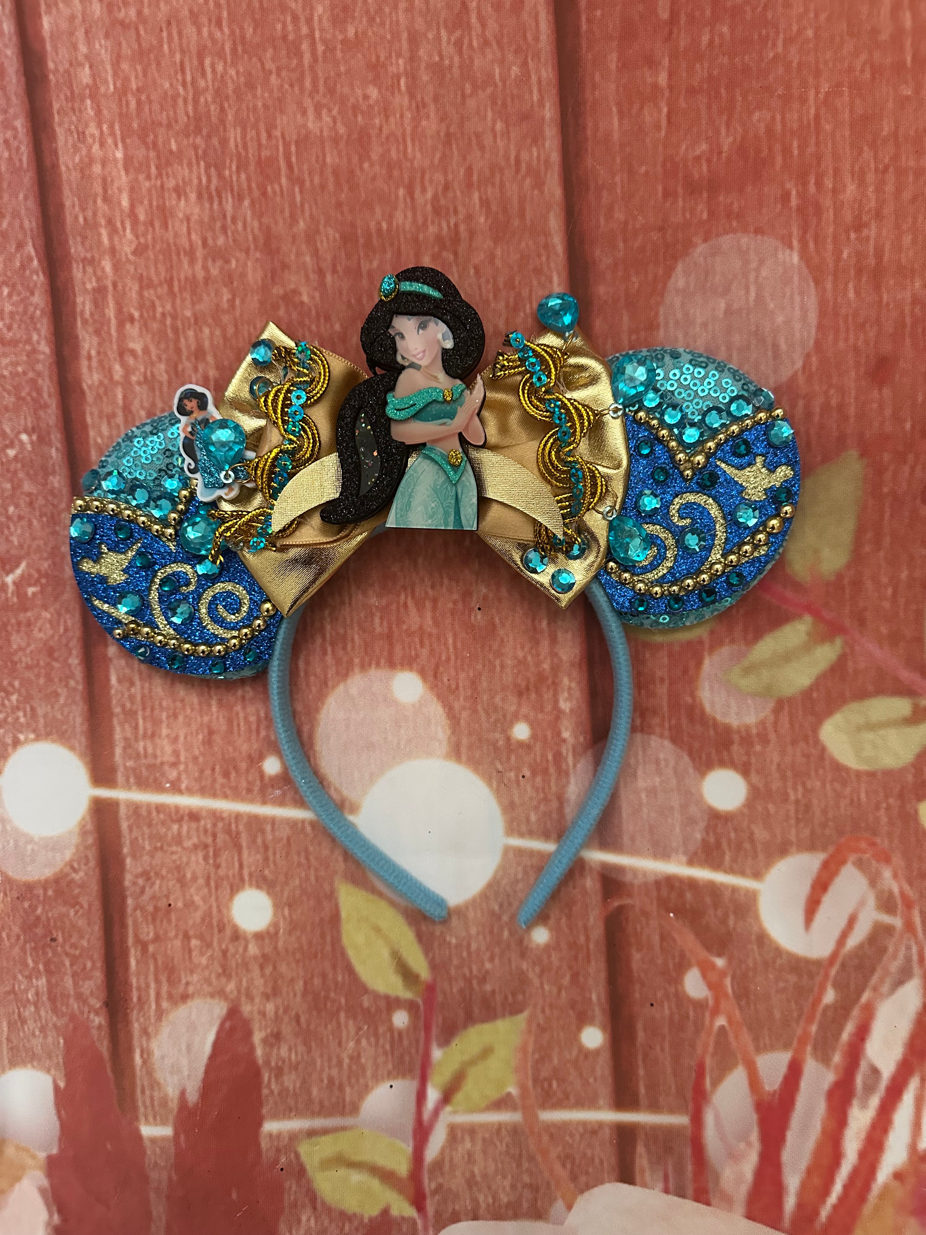 Jasmine mouse ears