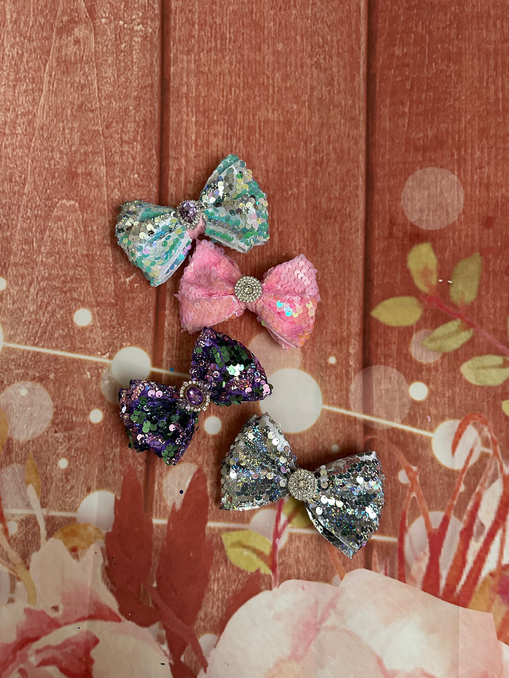 Flip sequin piggy clip