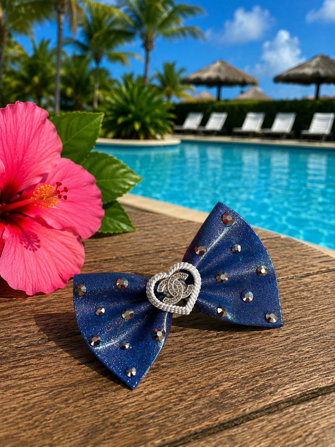 Piggy size pool bow