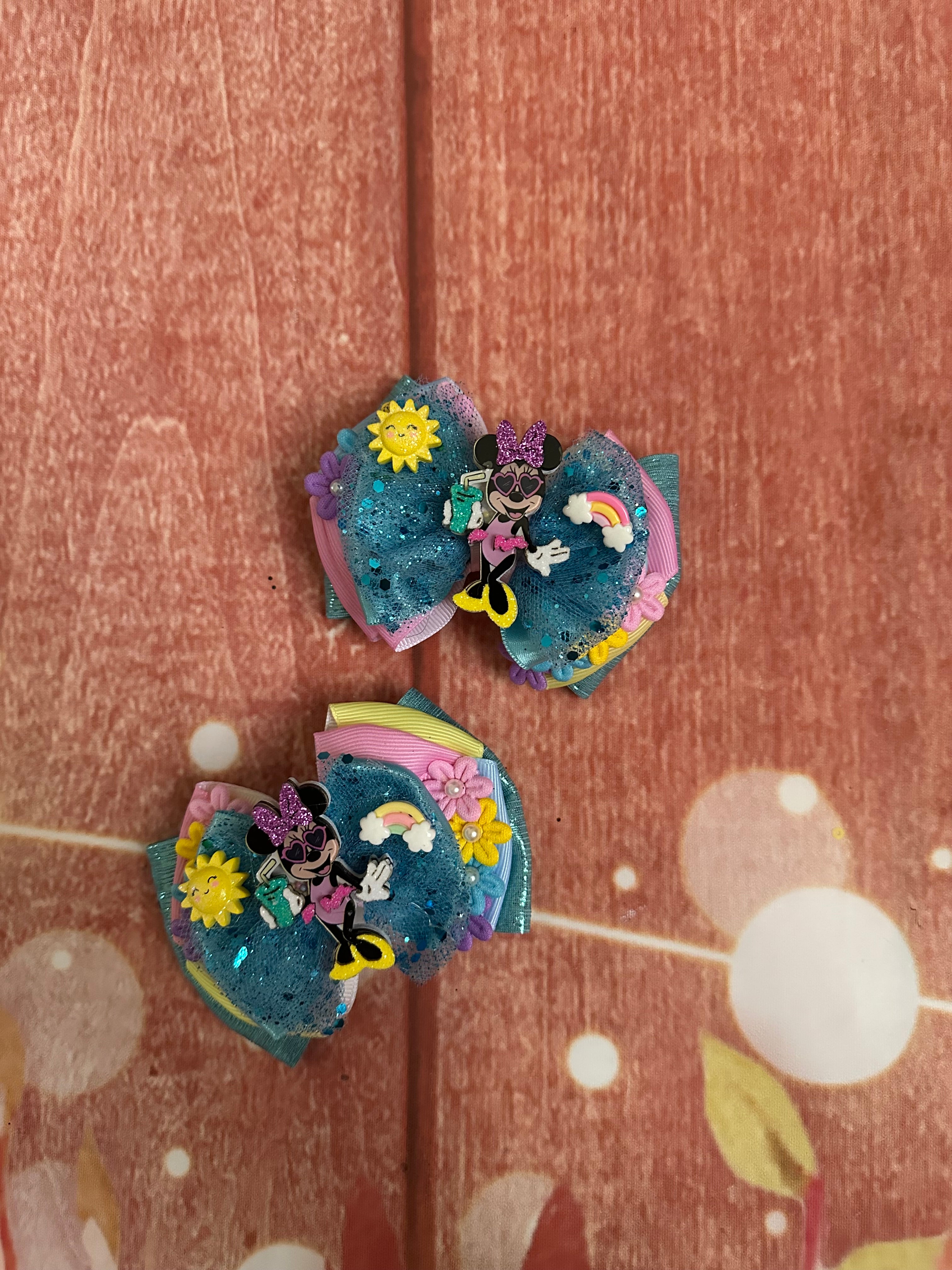 Disney Minnie Mouse summer piggy clip