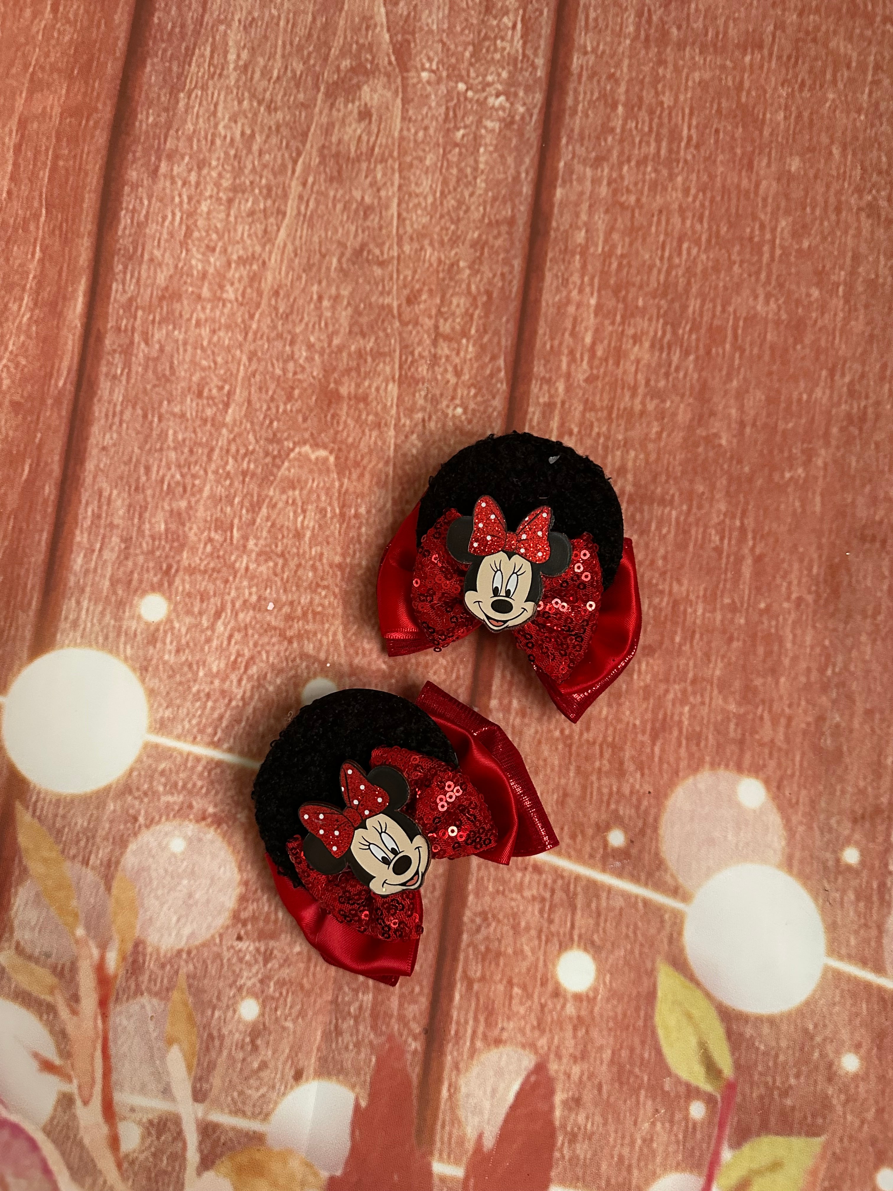 Mouse ear piggy clips