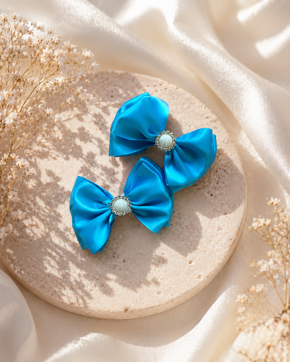 Turquoise piggy bow