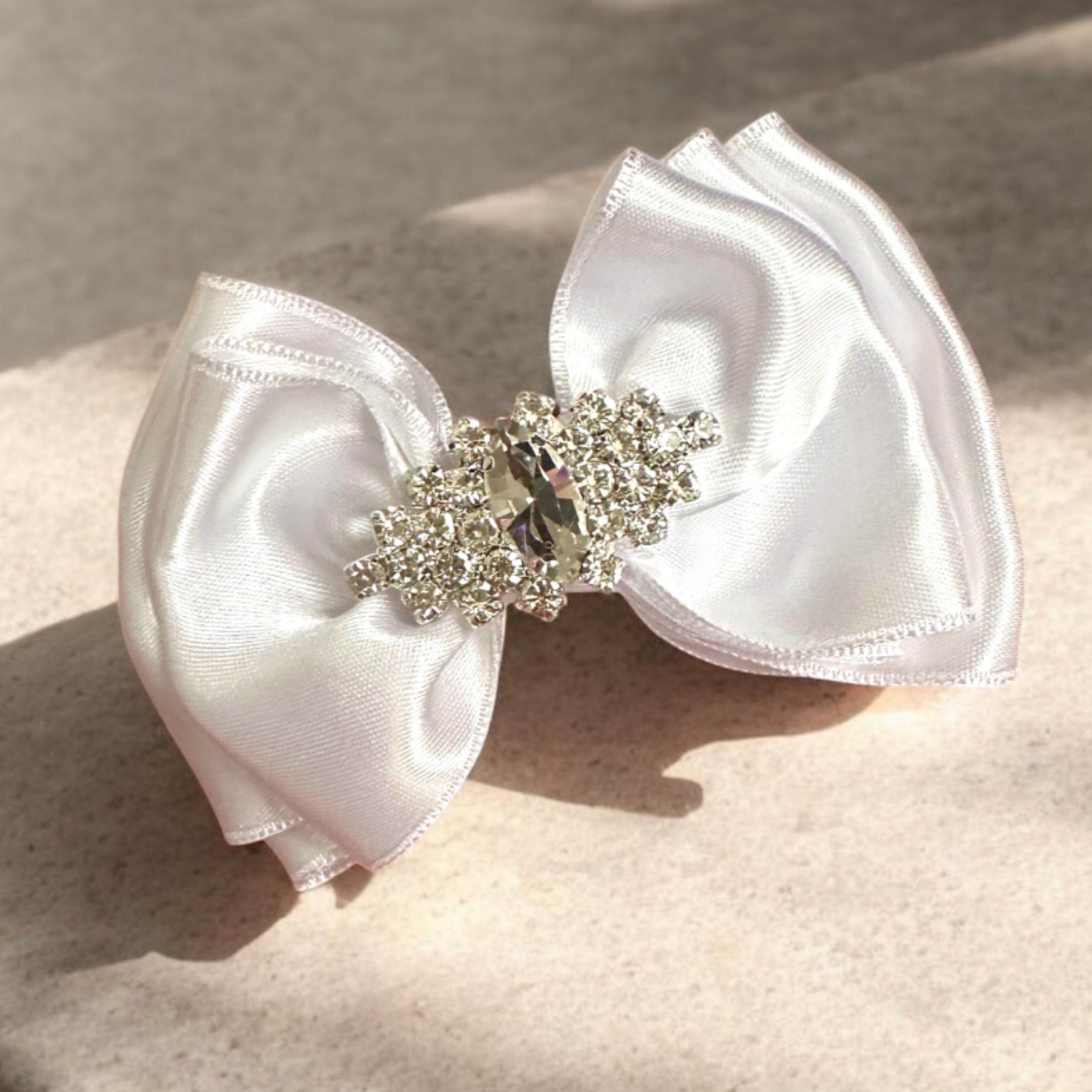 Single satin piggy bow