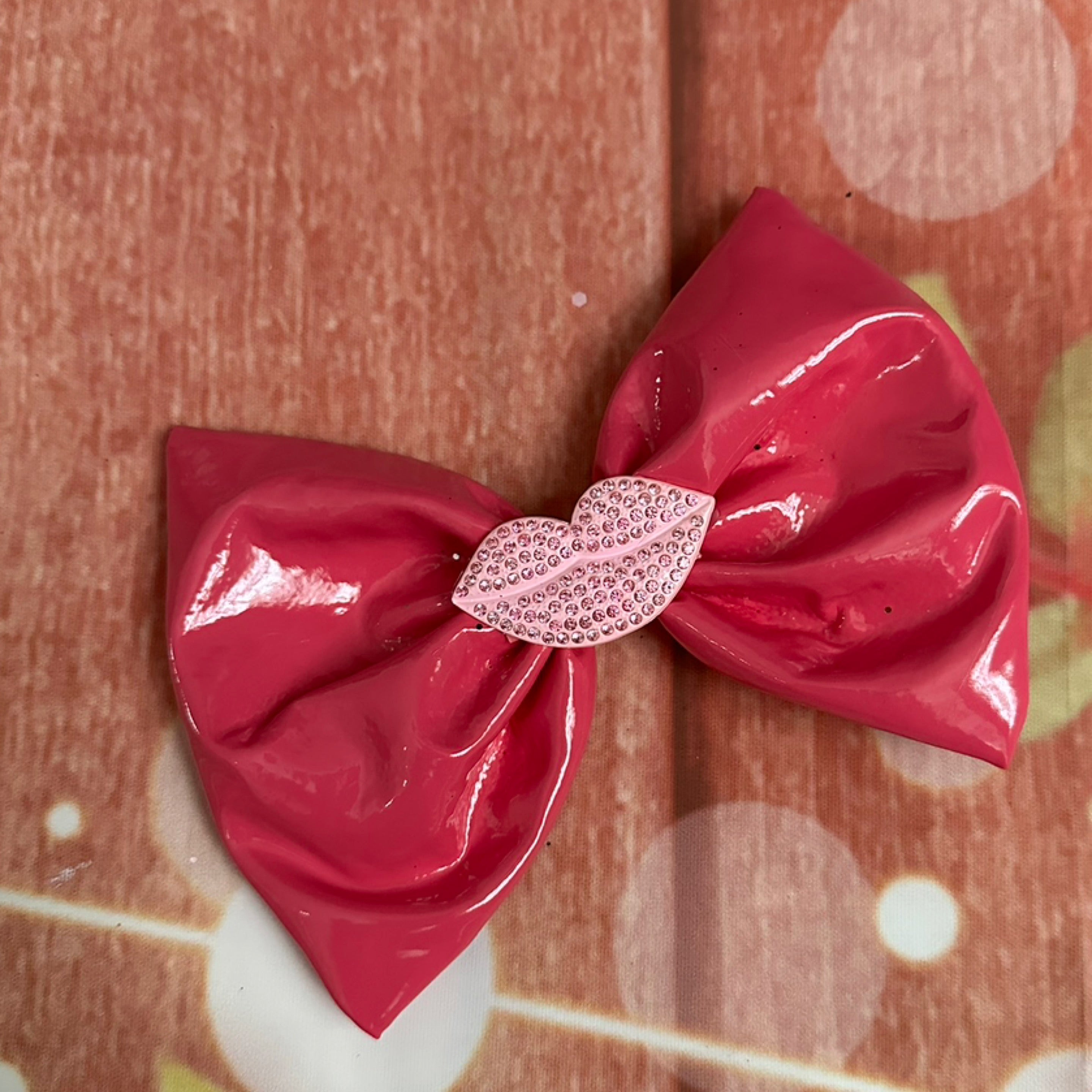 Pink lips hair clip 5 inch