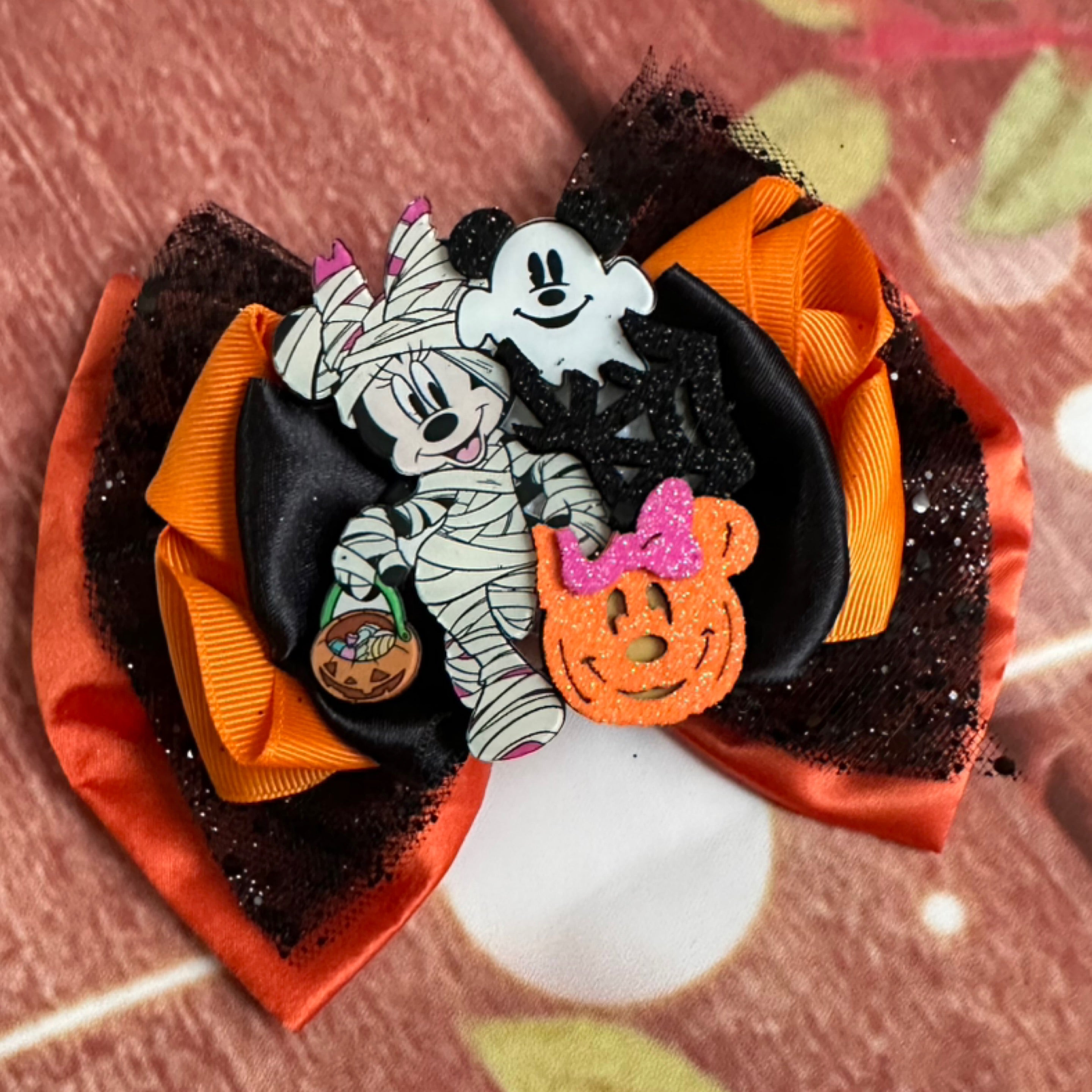 Spooky Minnie halloween bow