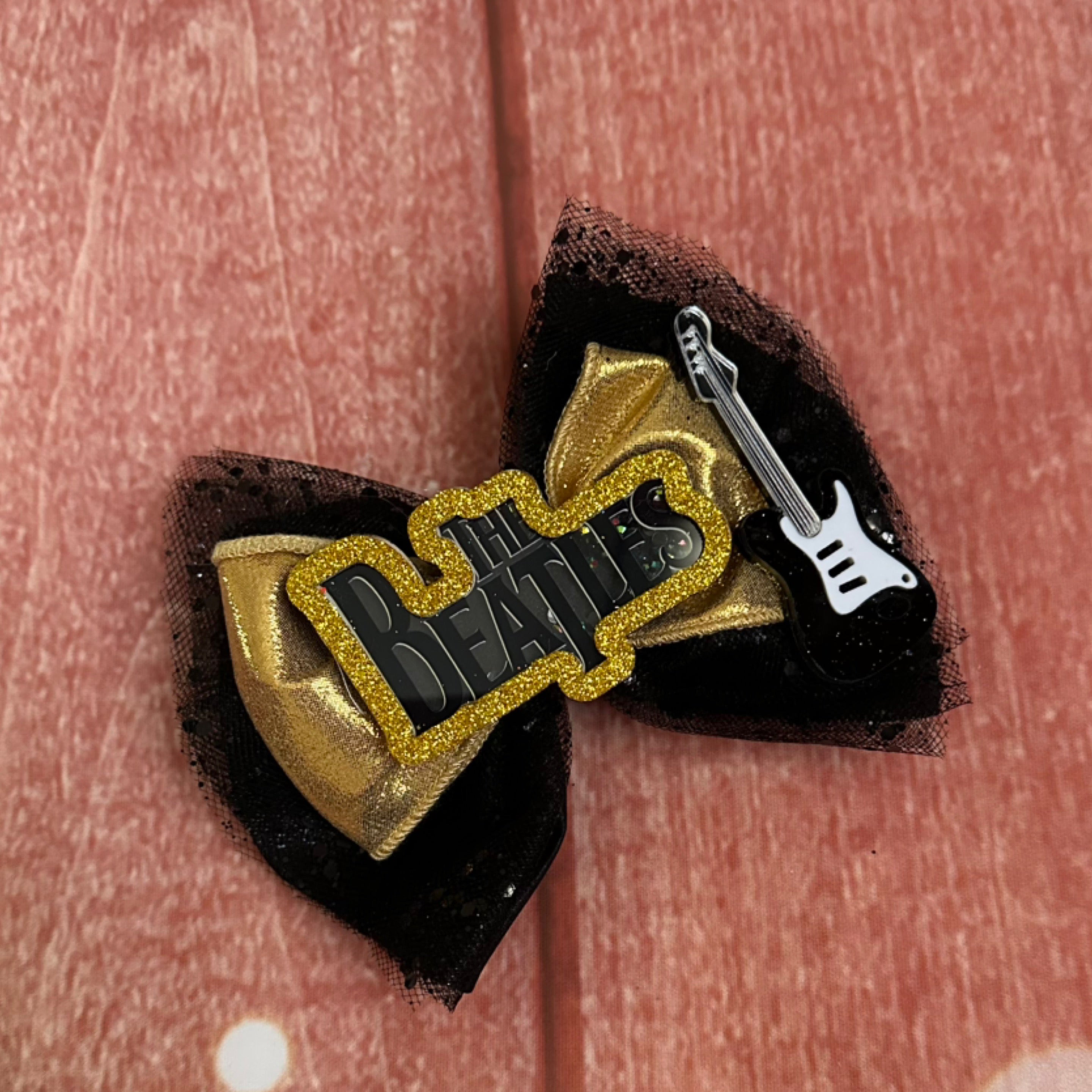Rock n roll the Beatles hair bow