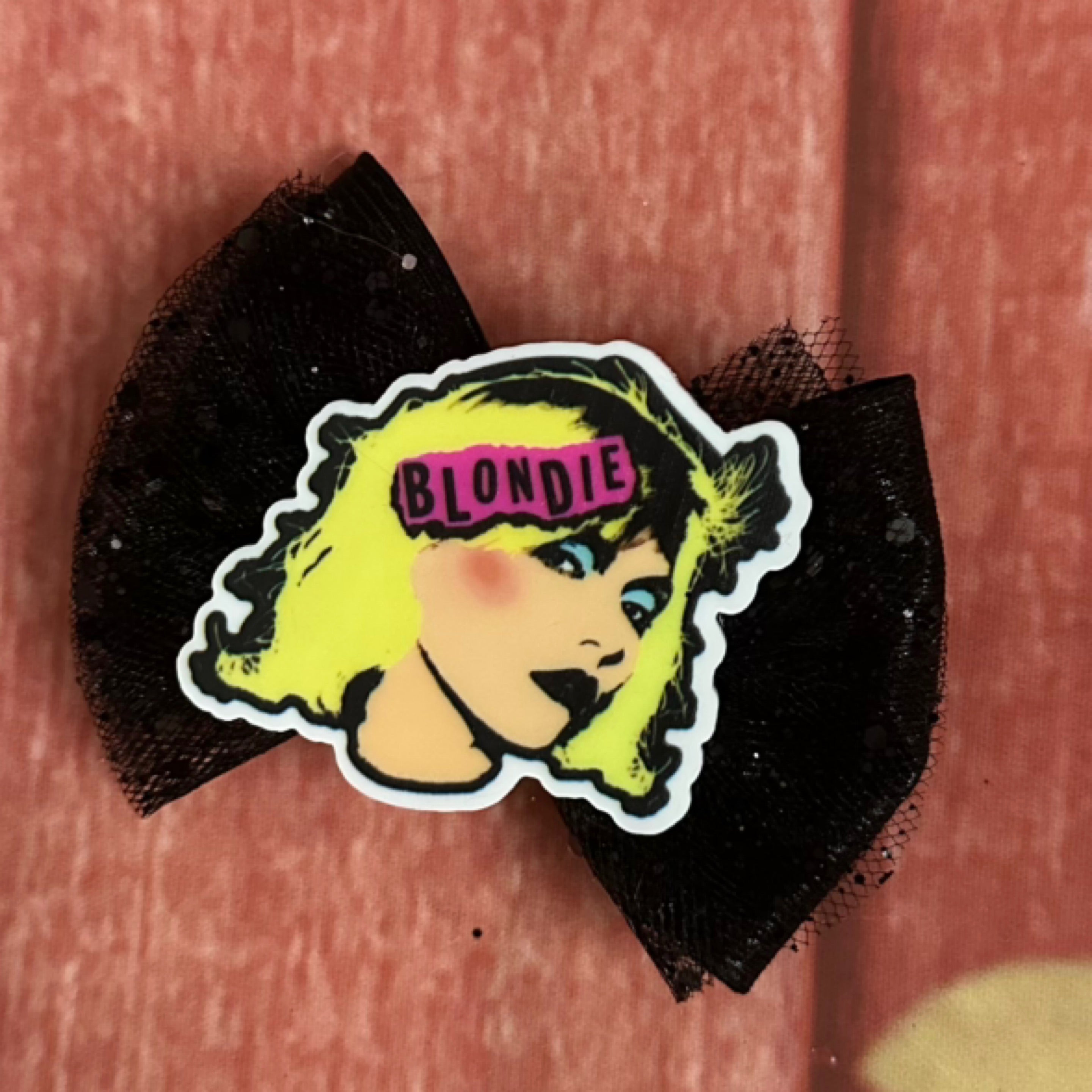 Blondie 6 inch bow
