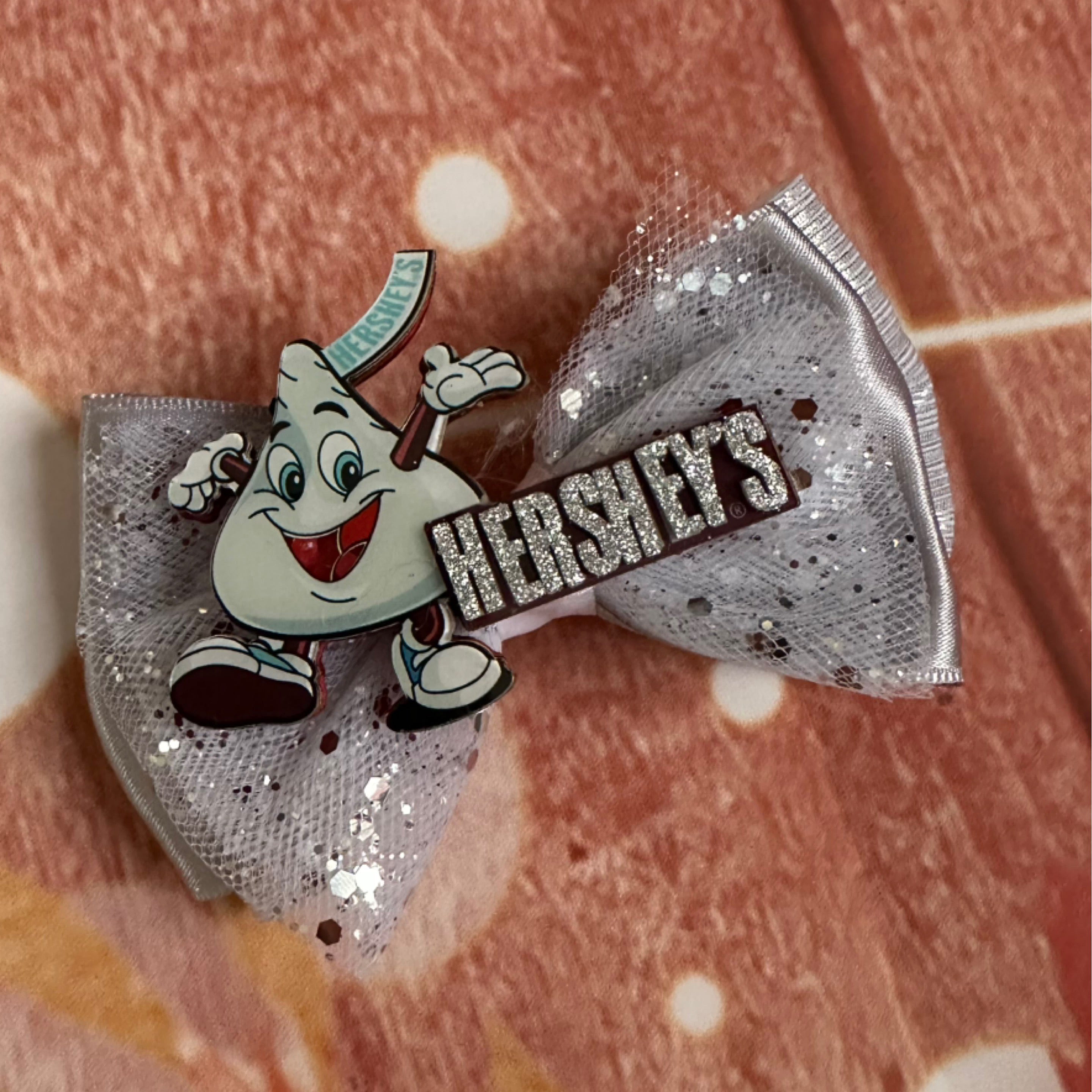 Hershey piggy size bow
