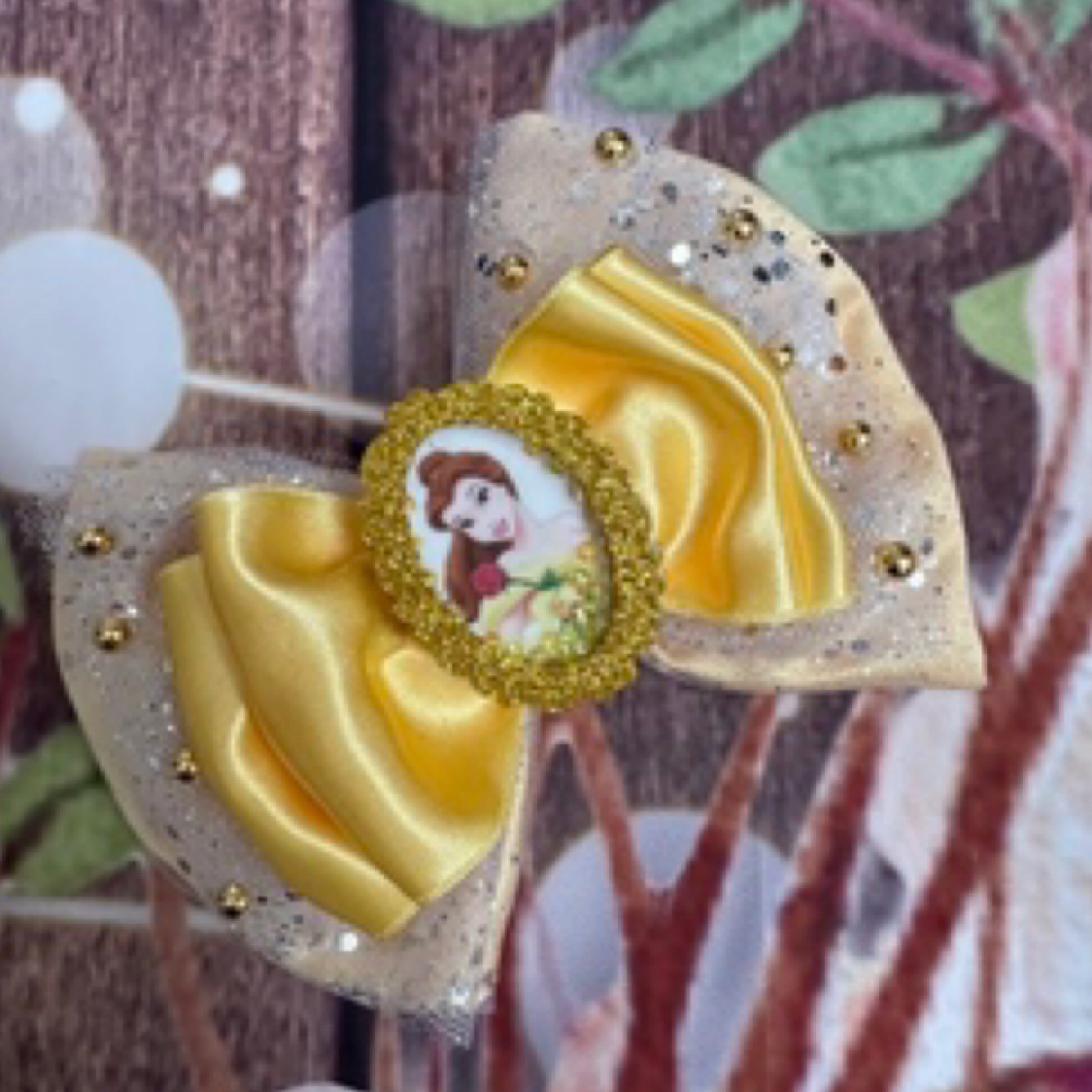 Belle hair bow