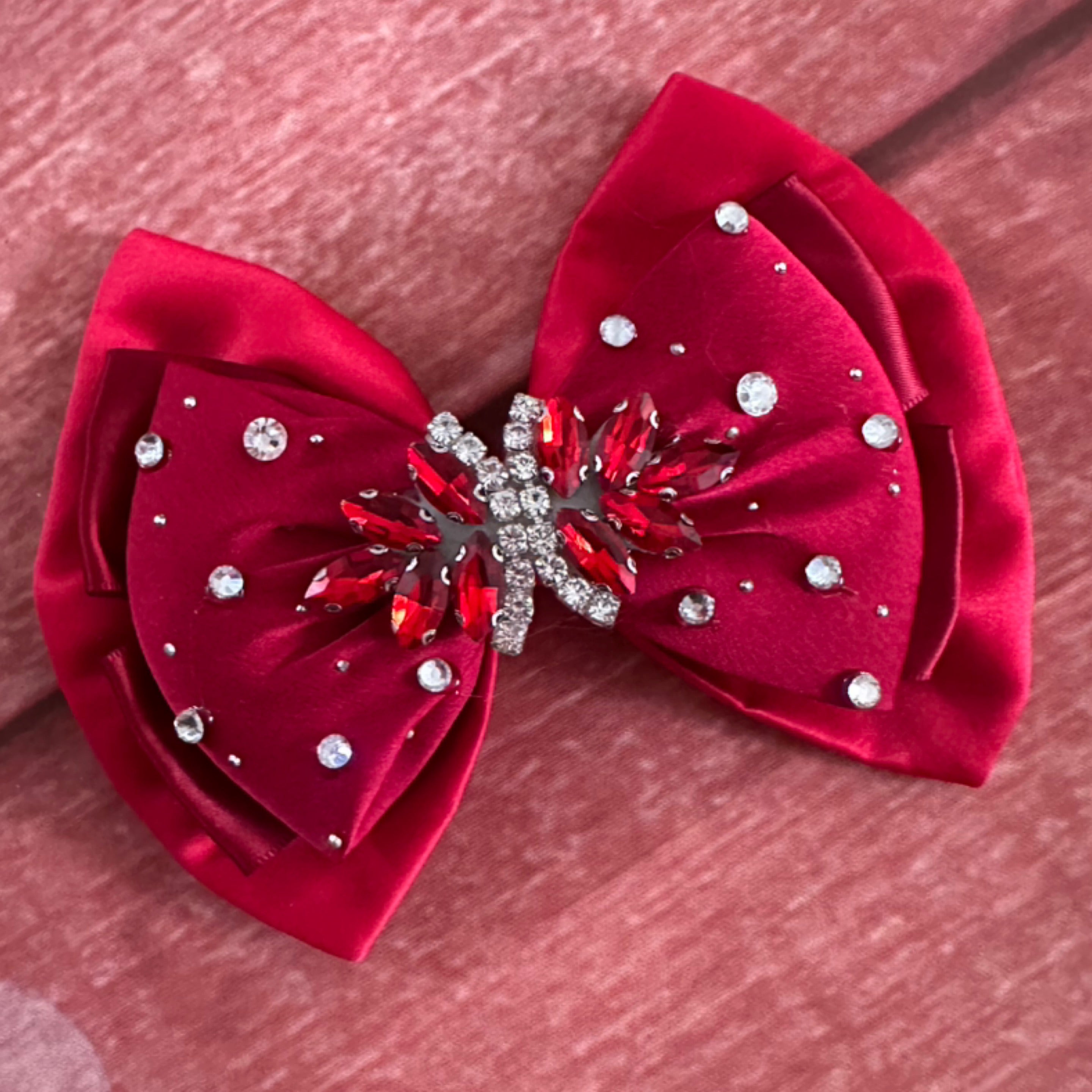 Holiday hair bow