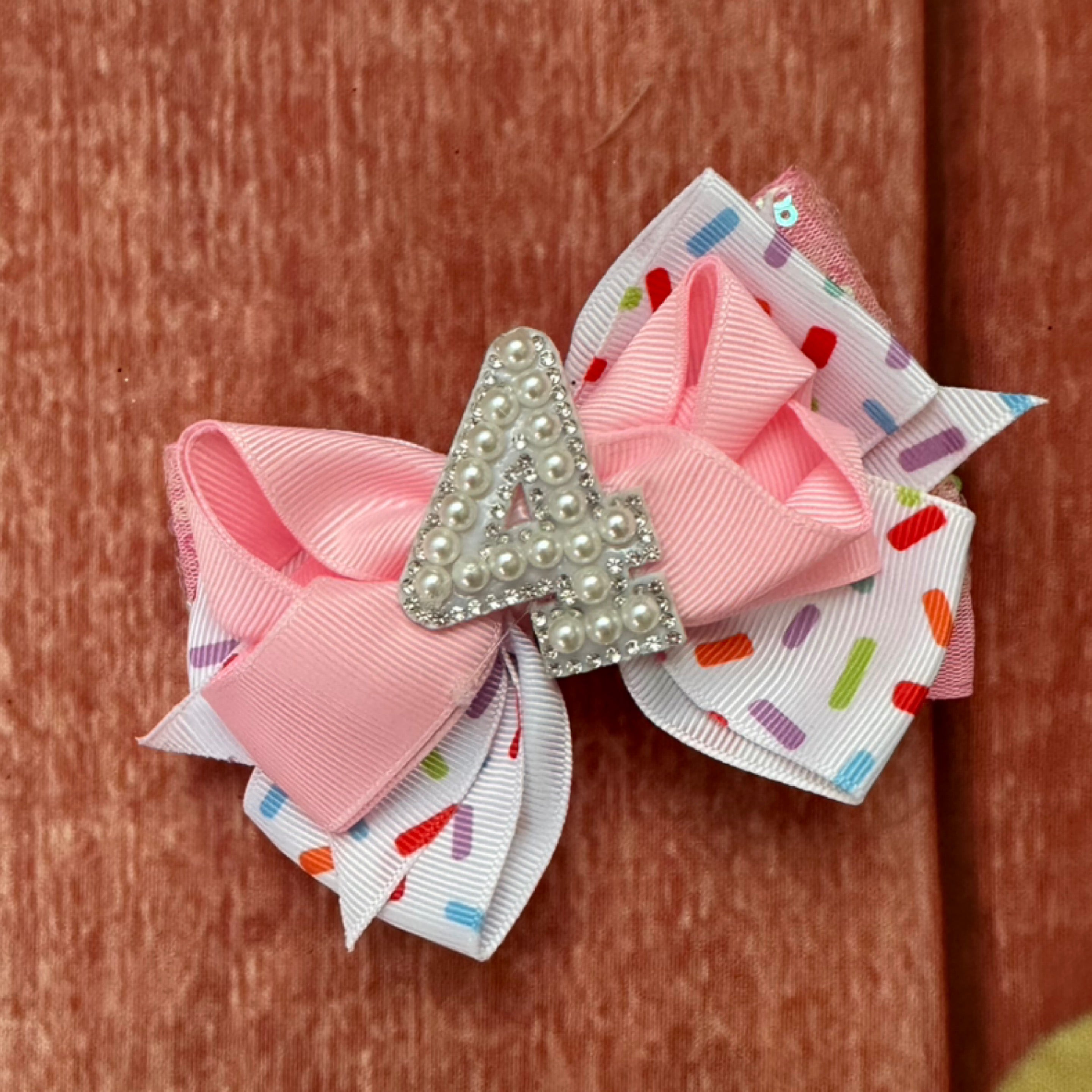 Birthday piggy clip