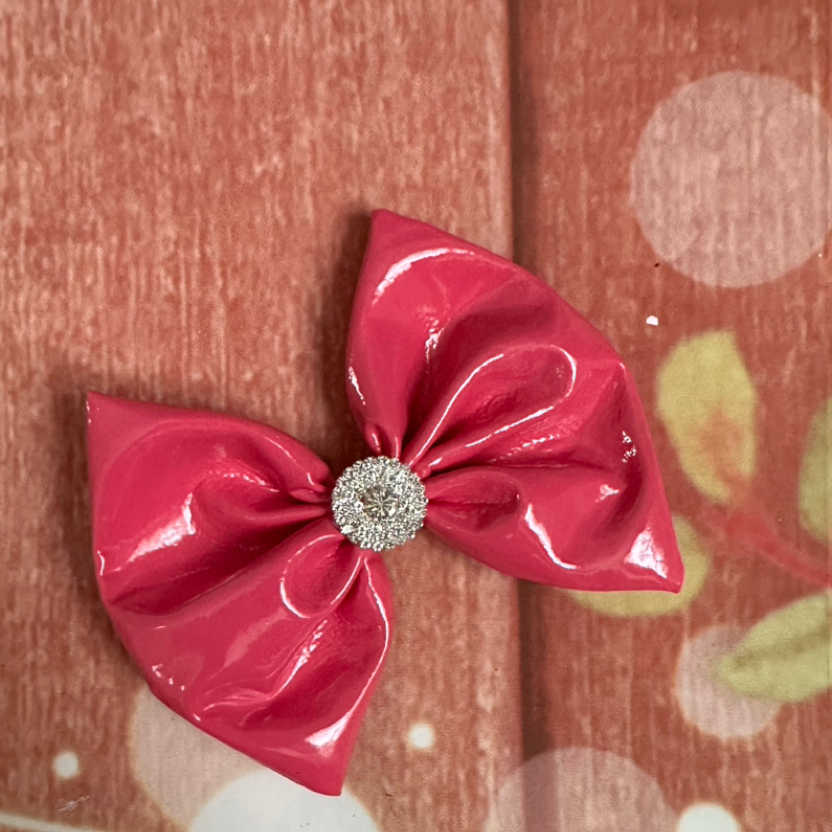 Pink patent leather 5 inch clip