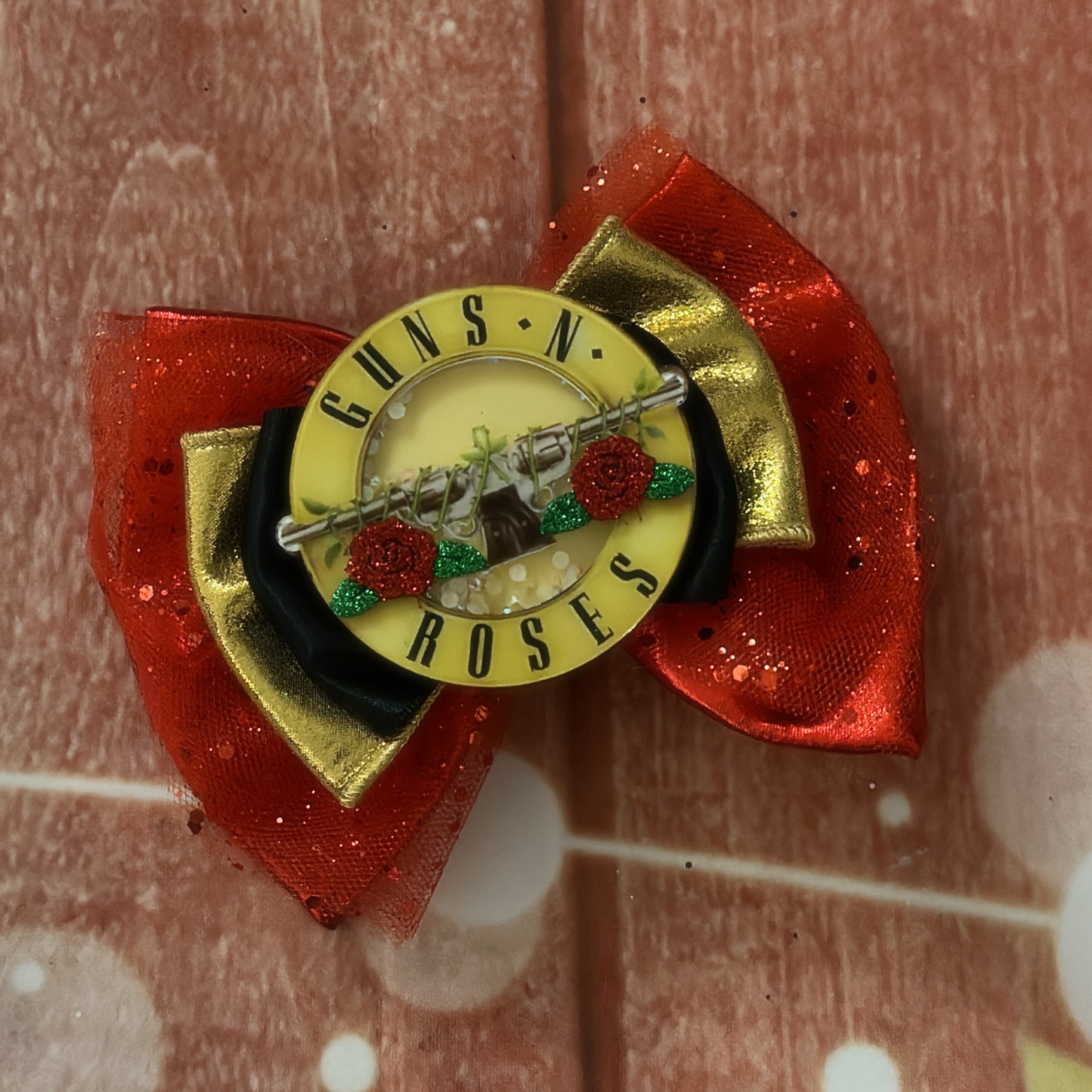 Rock and roll Guns N’ Roses bow