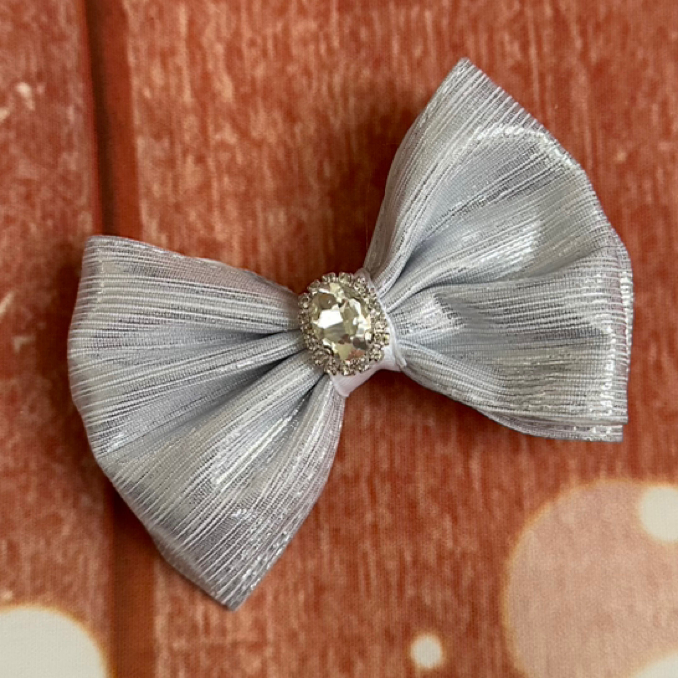 Silver shimmer piggy clip