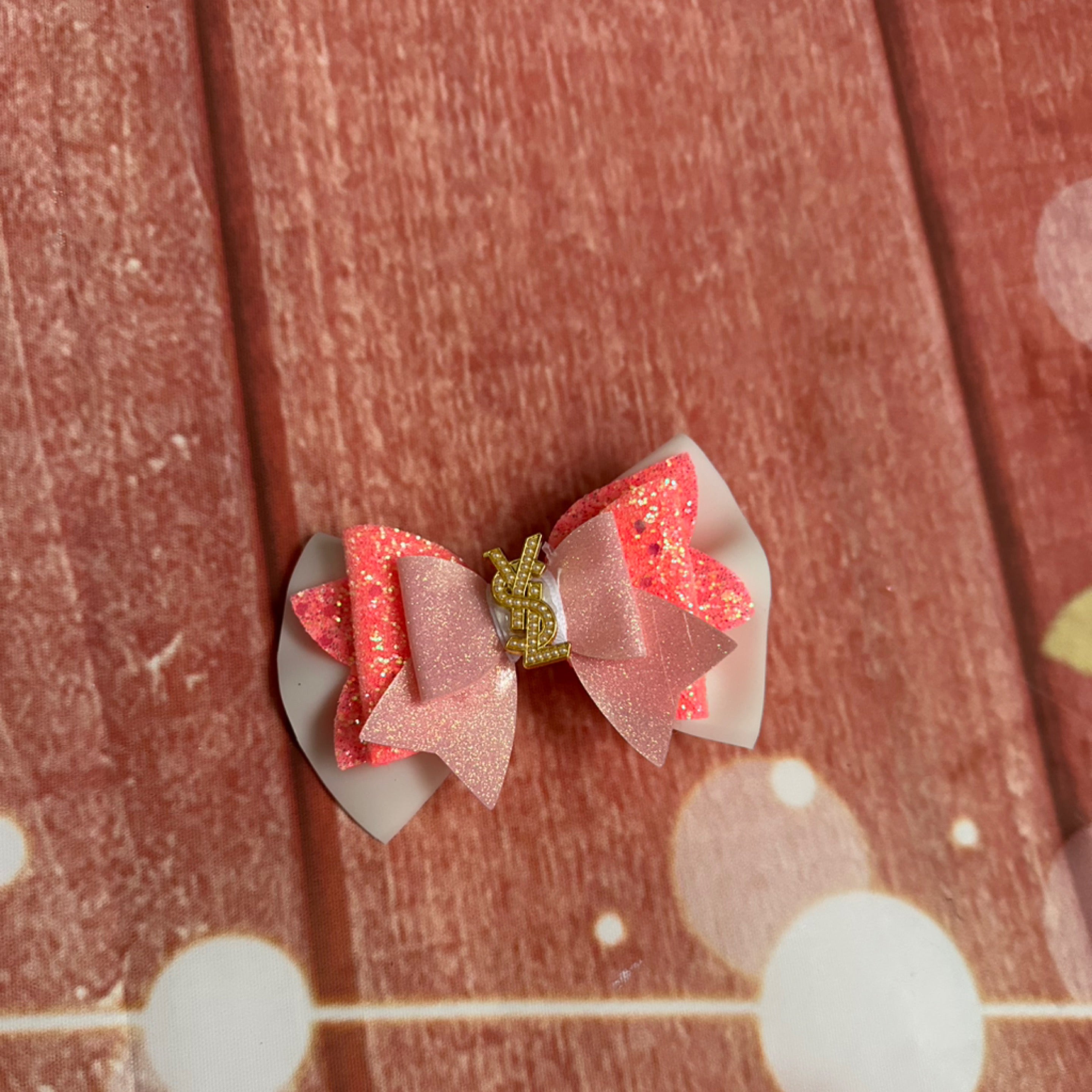 Piggy size pool bow