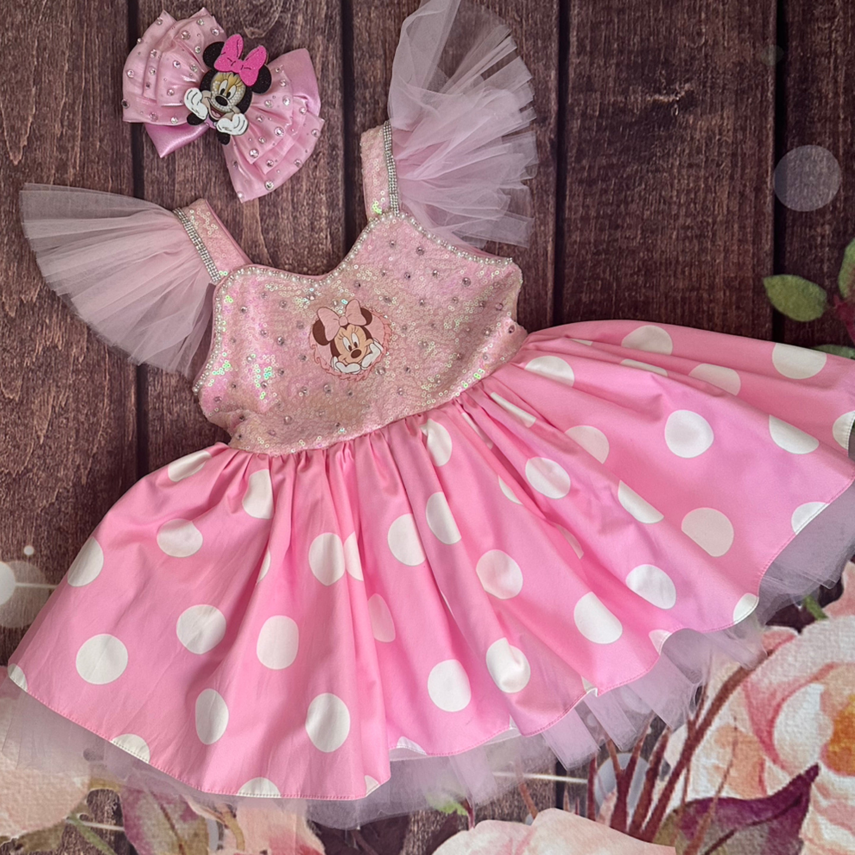 12/18 Minnie Mouse dress and bow