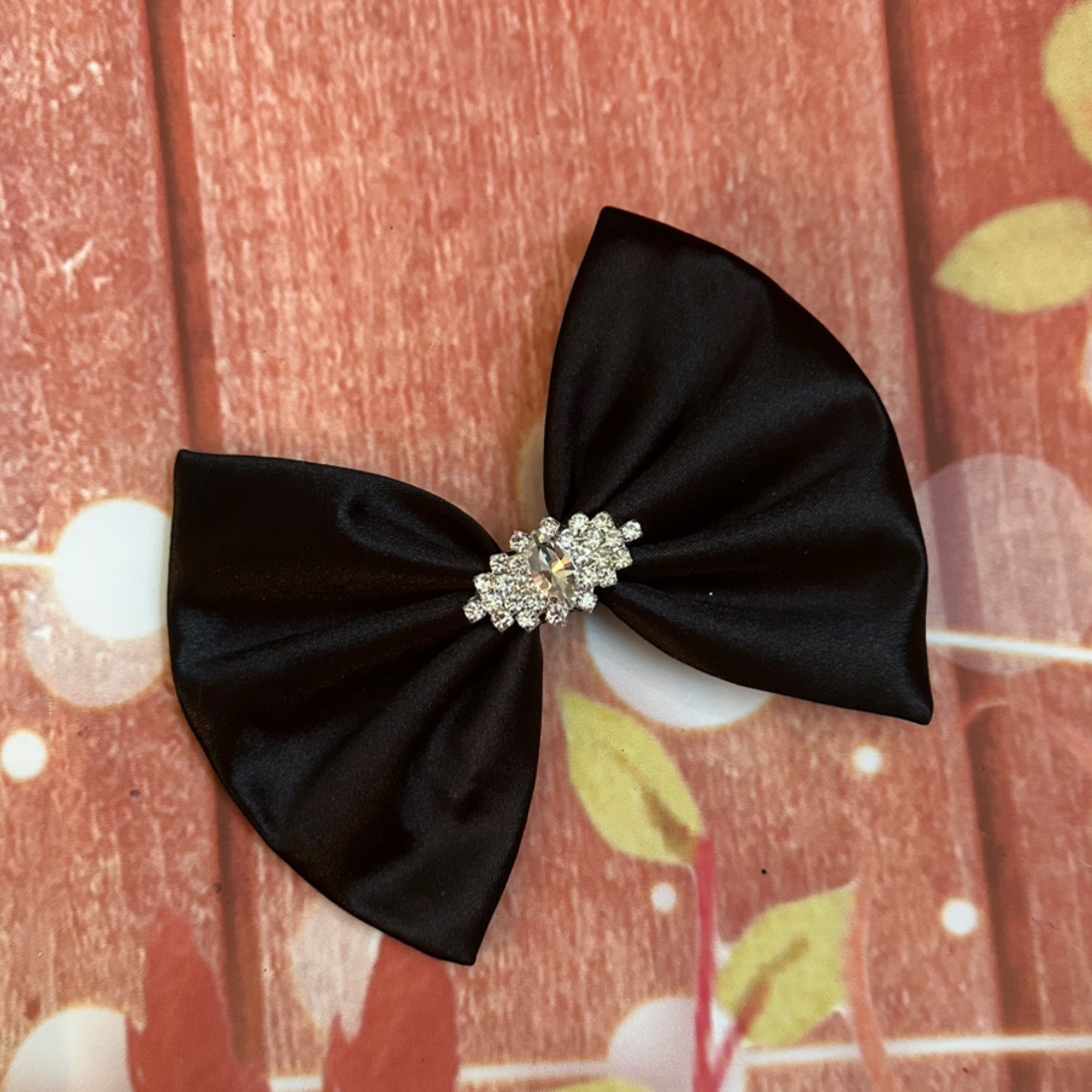 Black satin 6 inch clip