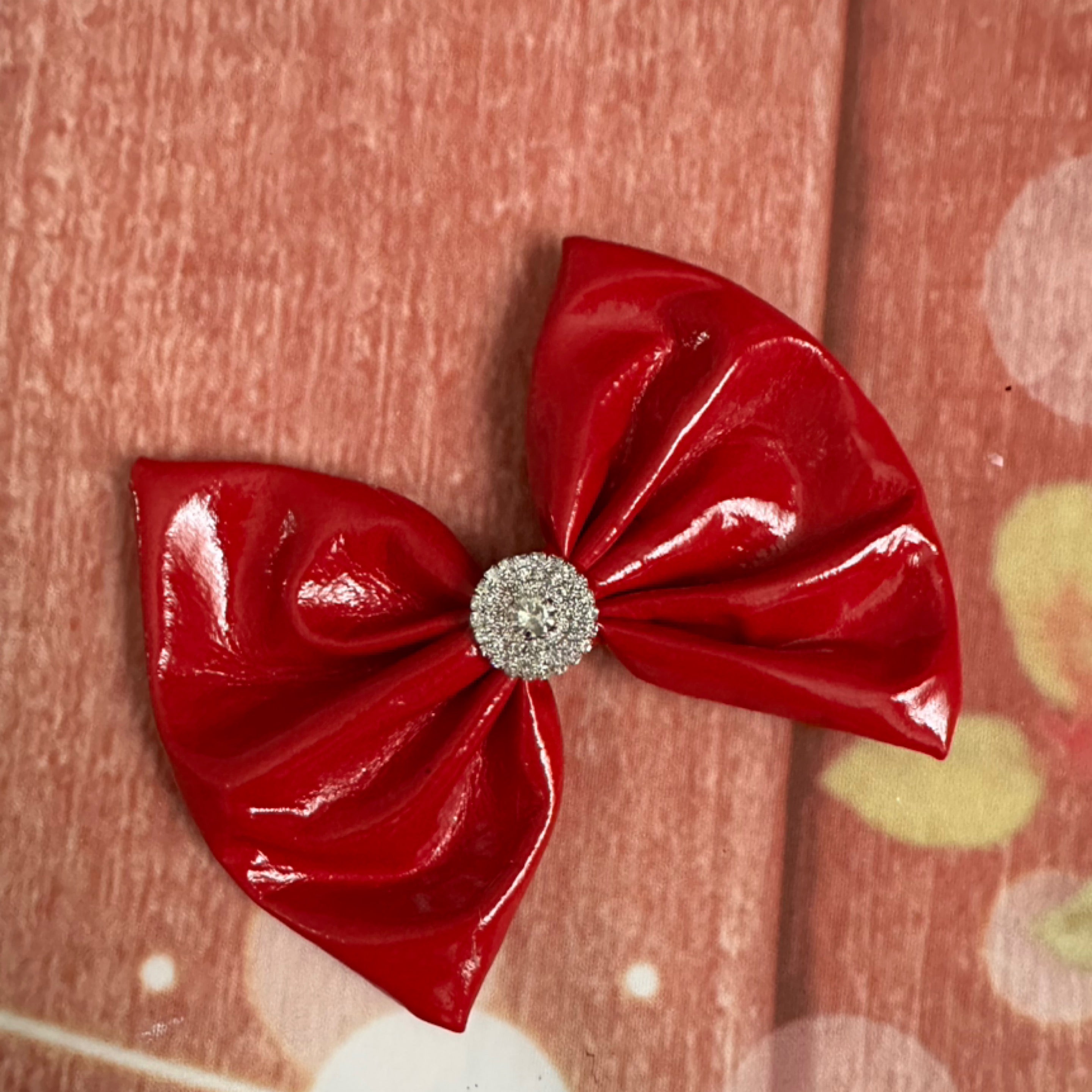 Red patent leather 5 inch clip