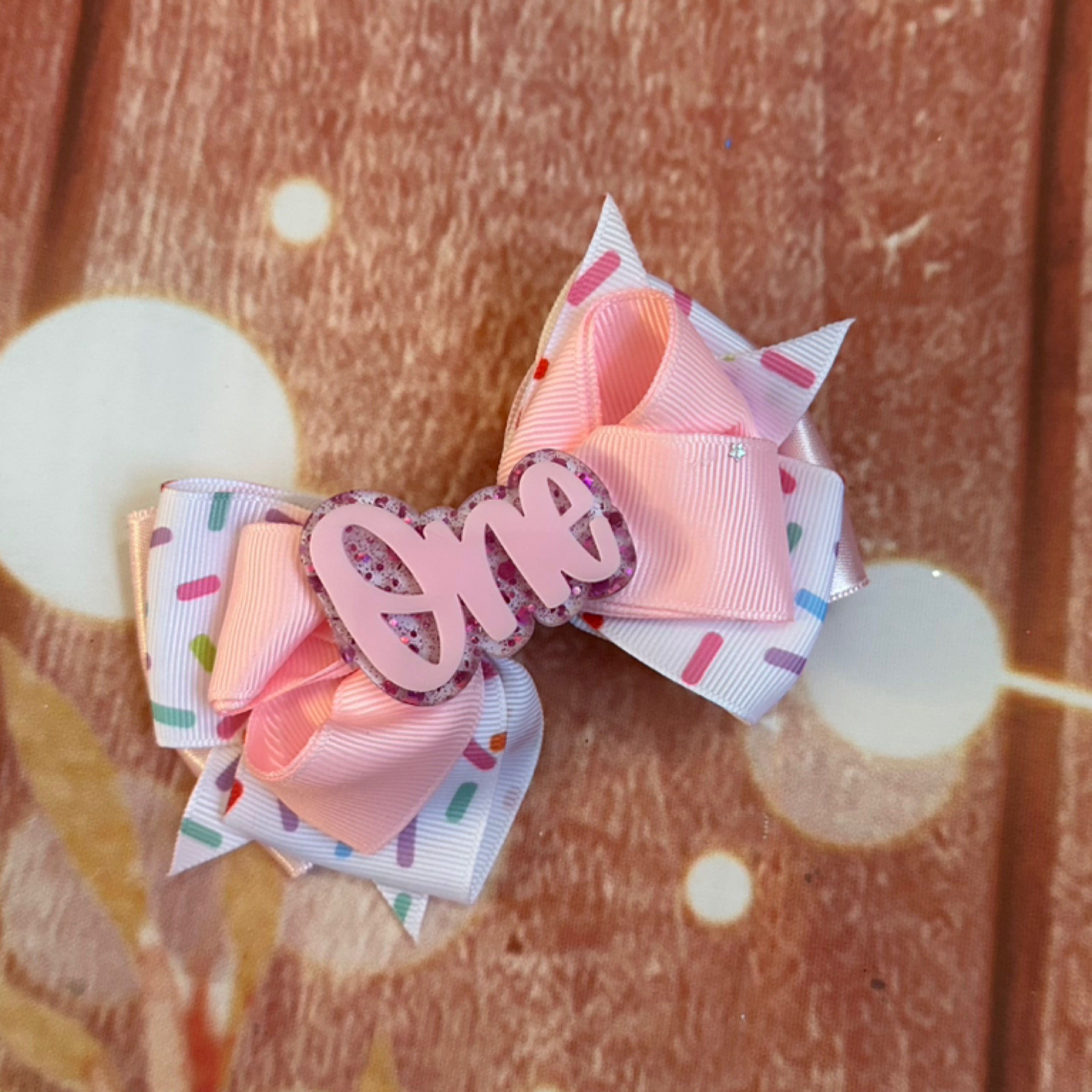 Piggy size first birthday hair bow