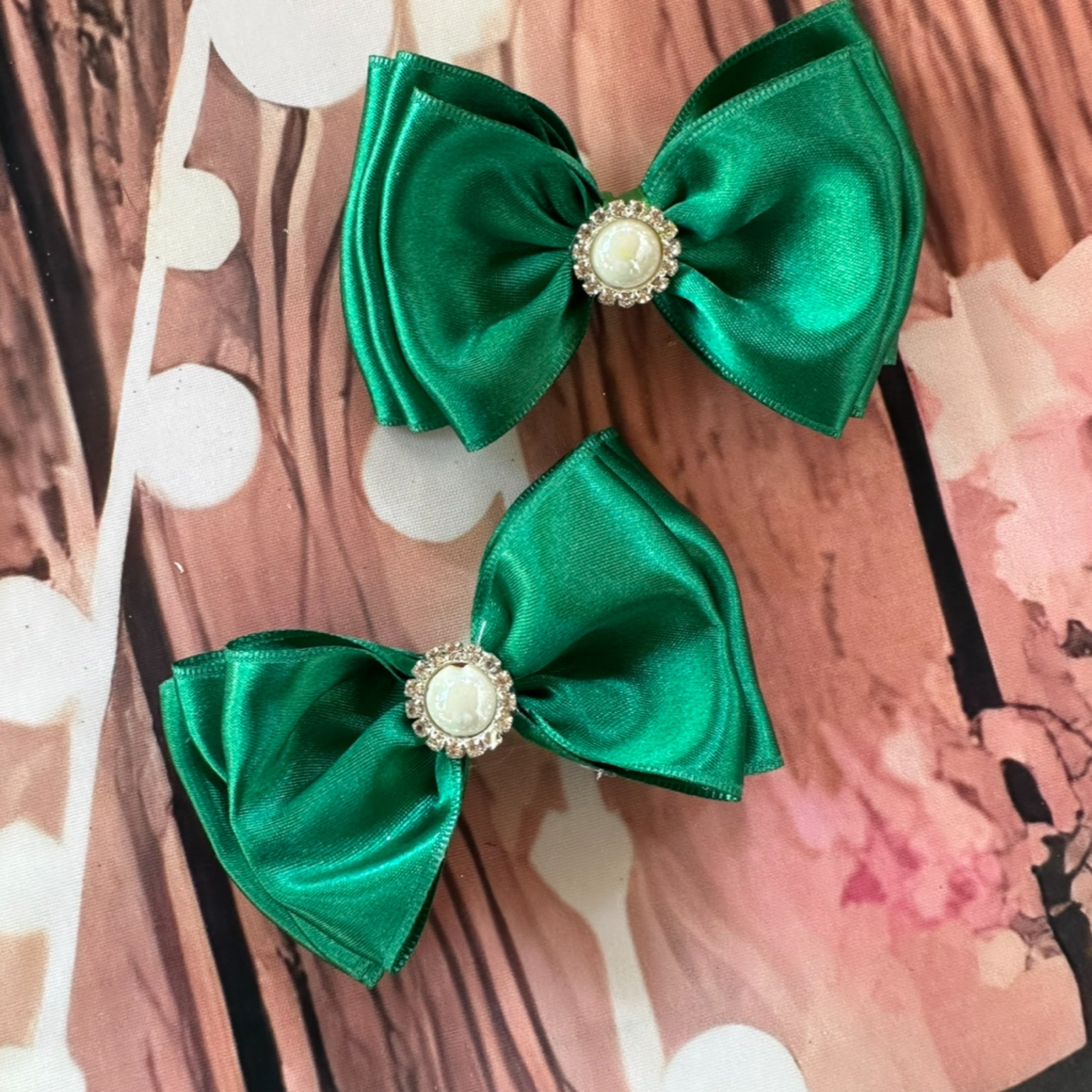 Emerald green pigtail set