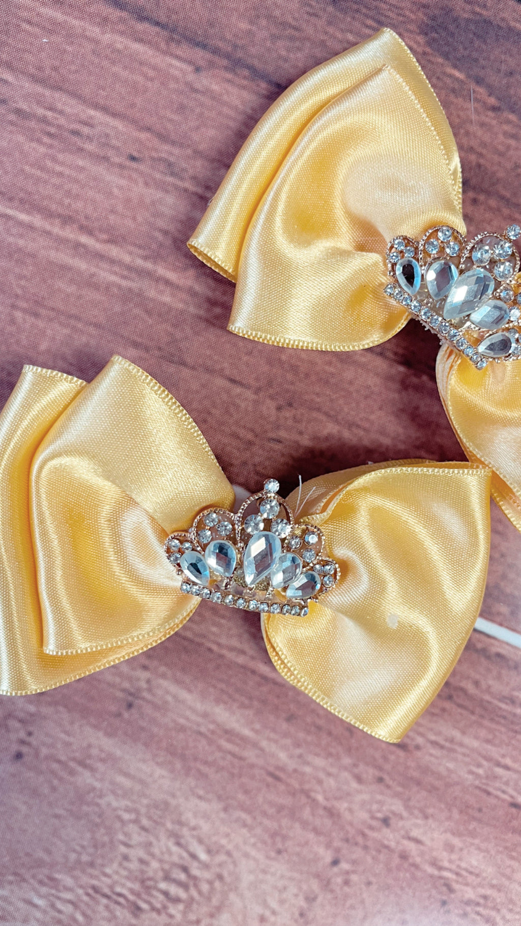 Yellow princess head accessory