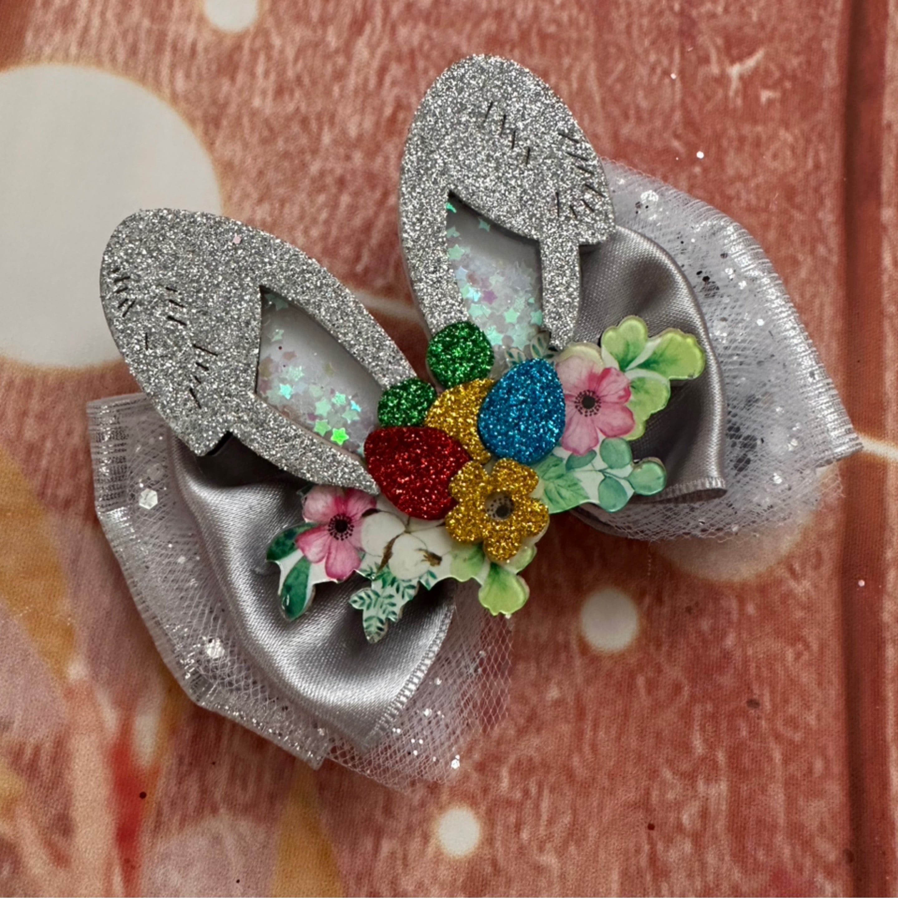 Piggy size Easter bunny clip