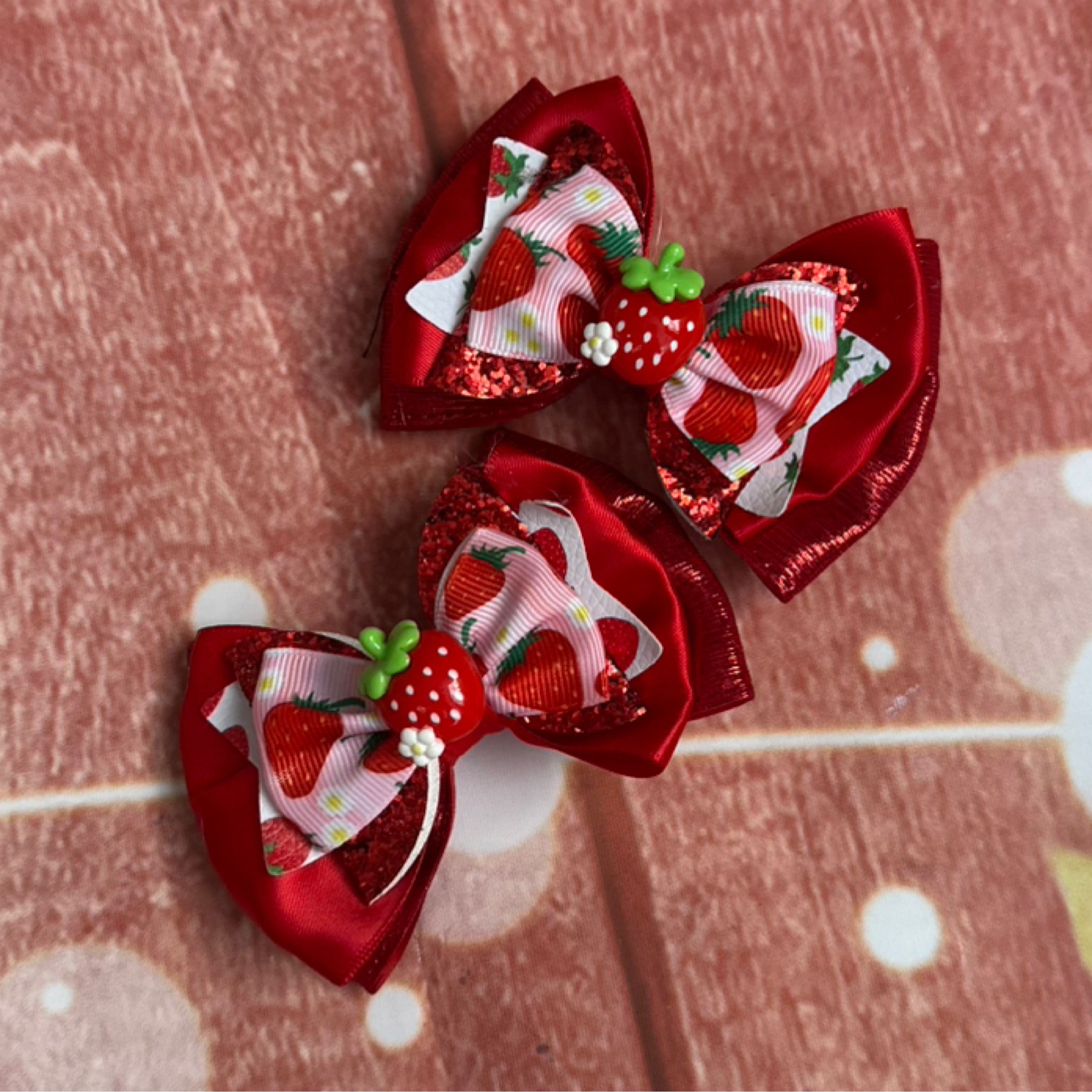 Strawberry pigtail set