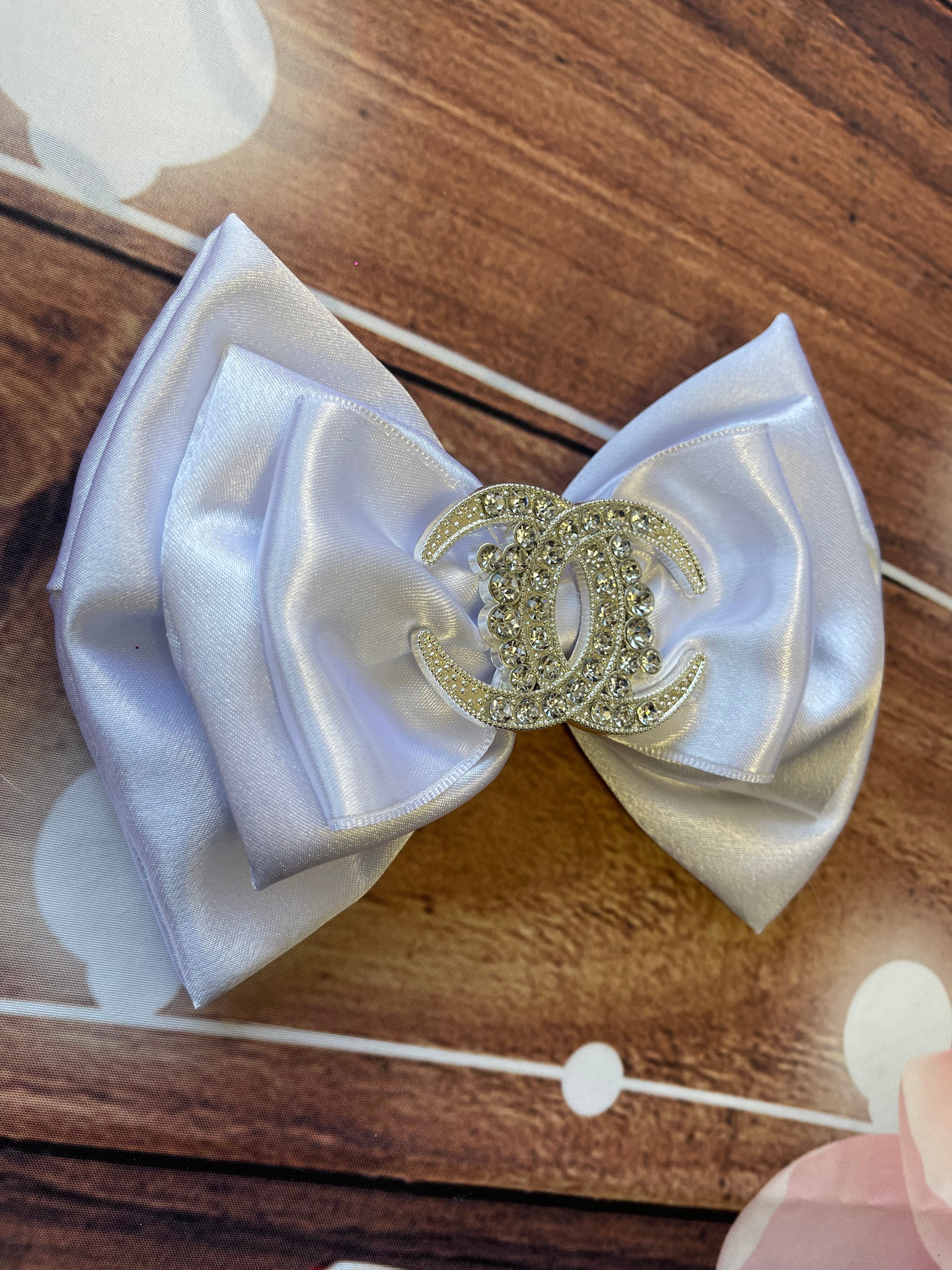 White bow