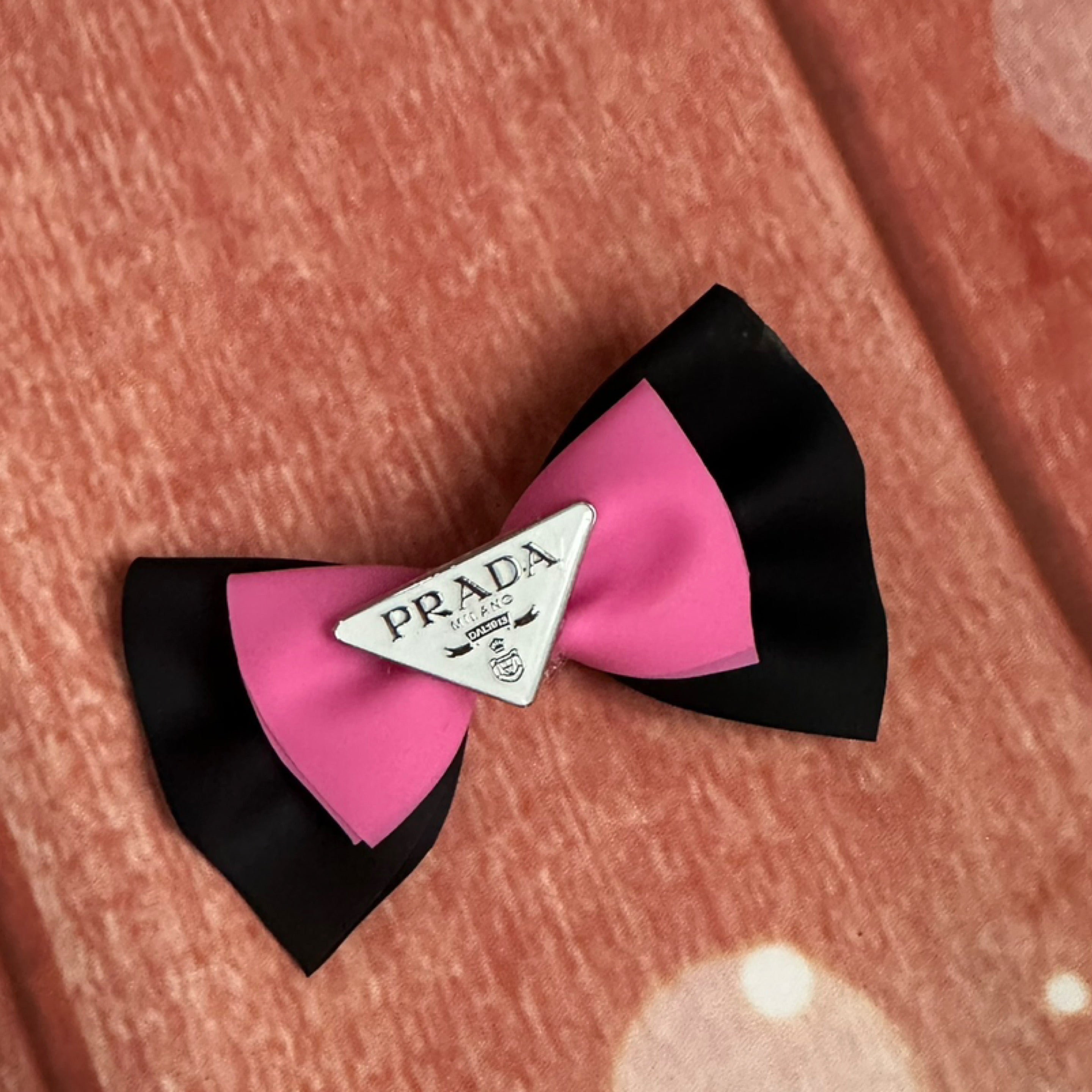Piggy size pool bow