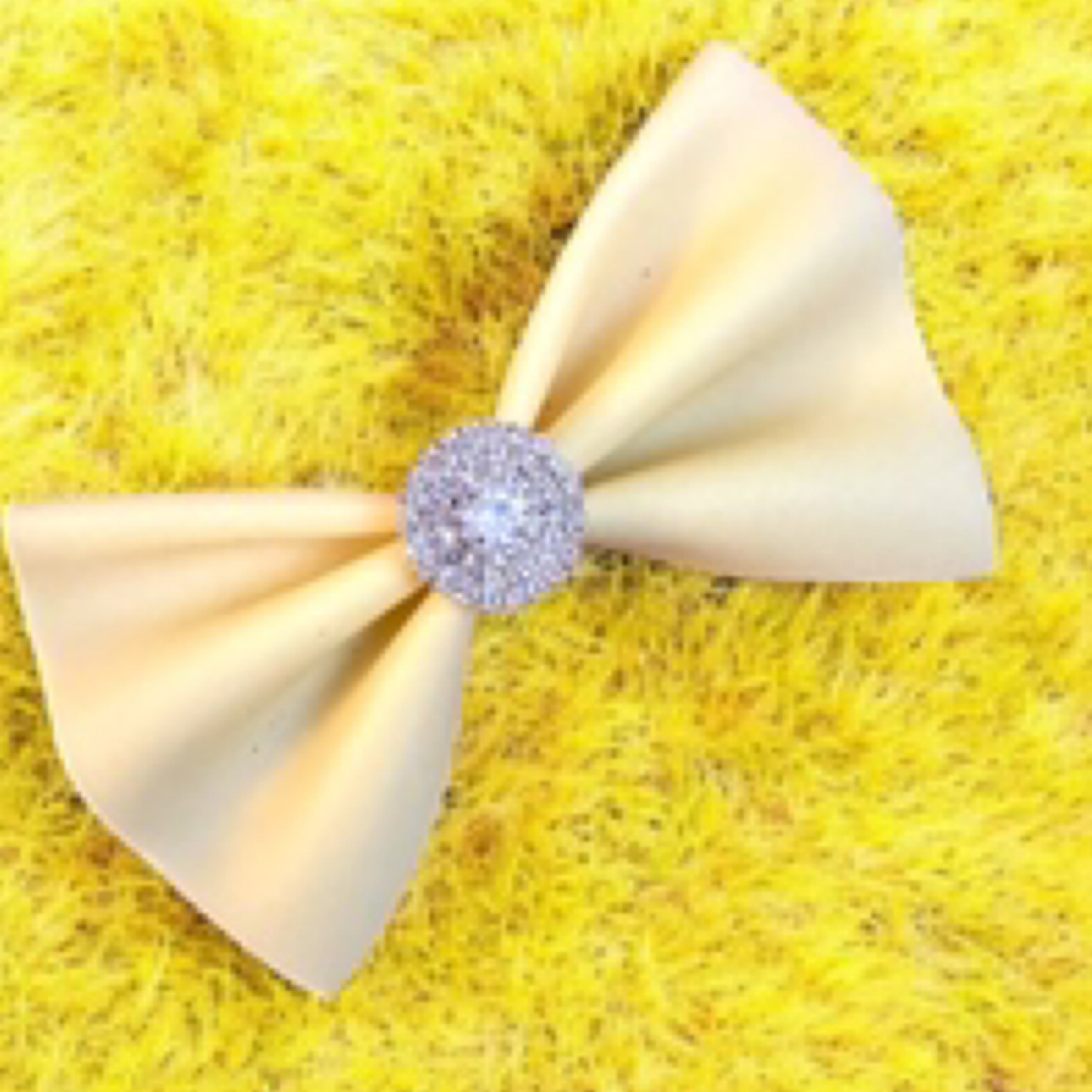 5 inch pool bow light yellow
