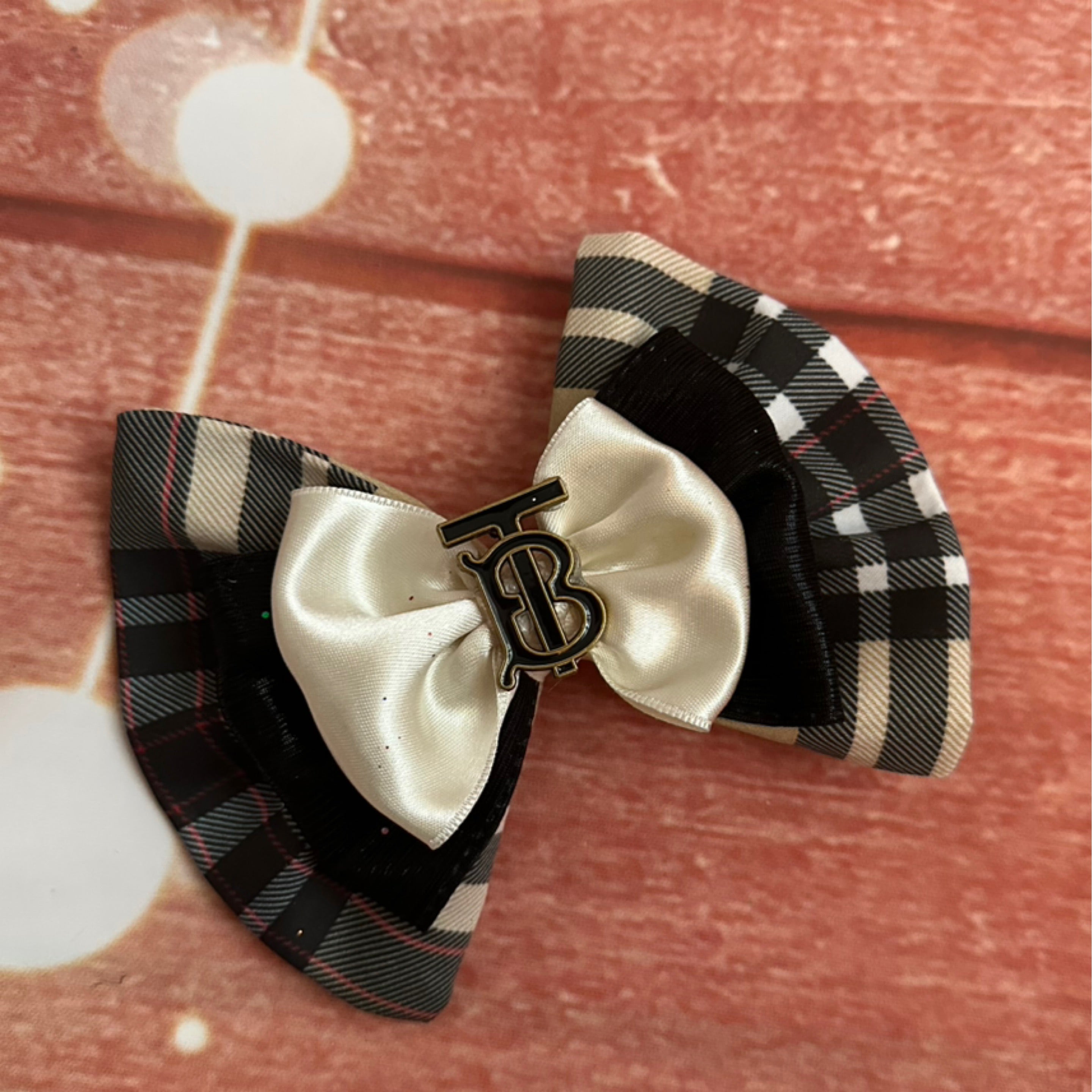 Burberry 5 inch hair clip