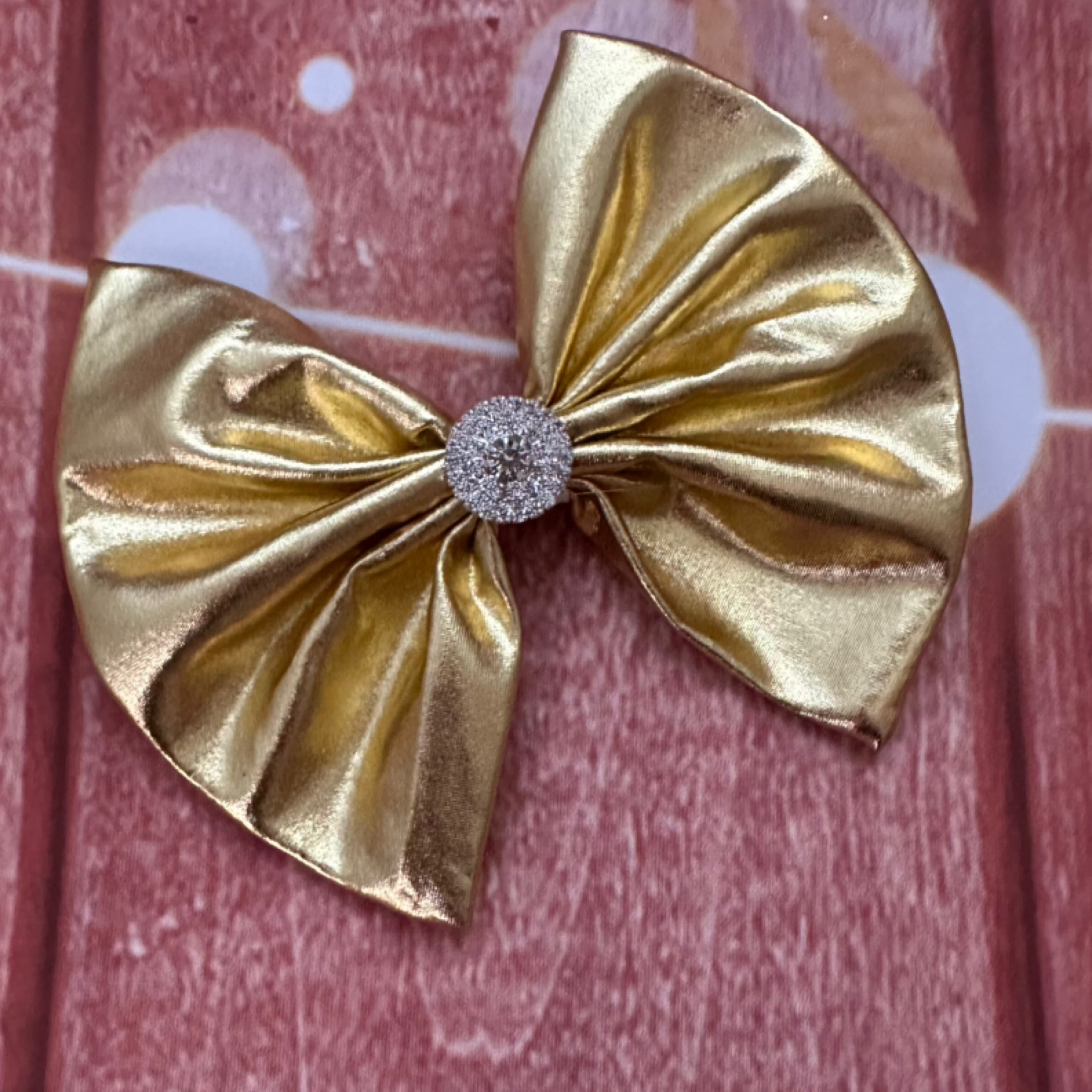 Metallic gold 5 inch hair clip