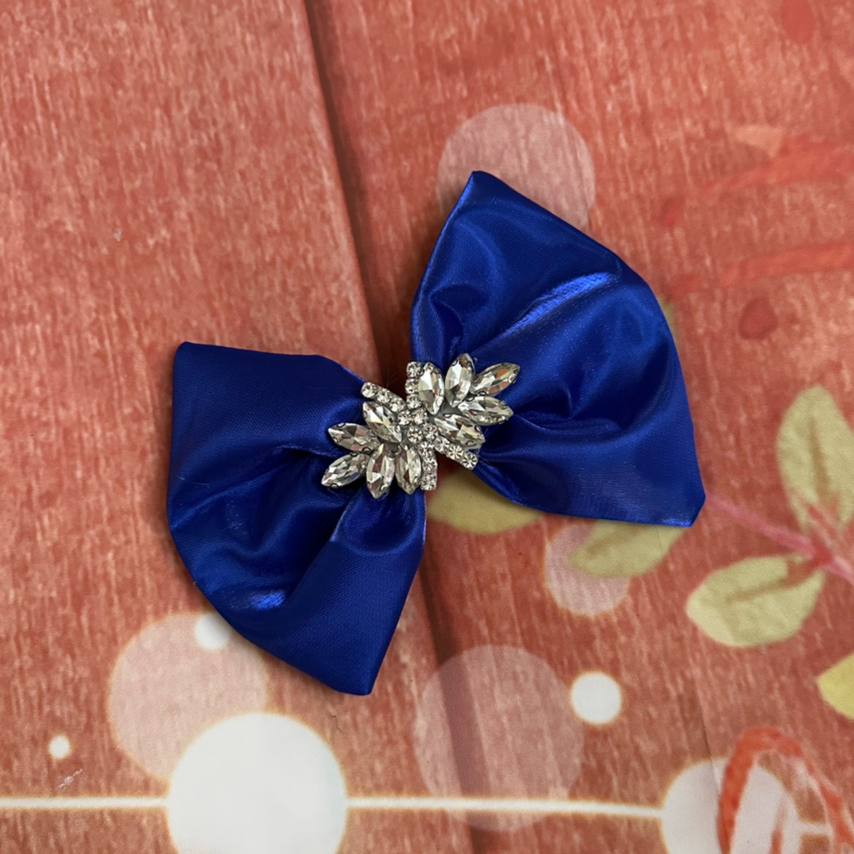 Liquid satin 5 inch clip