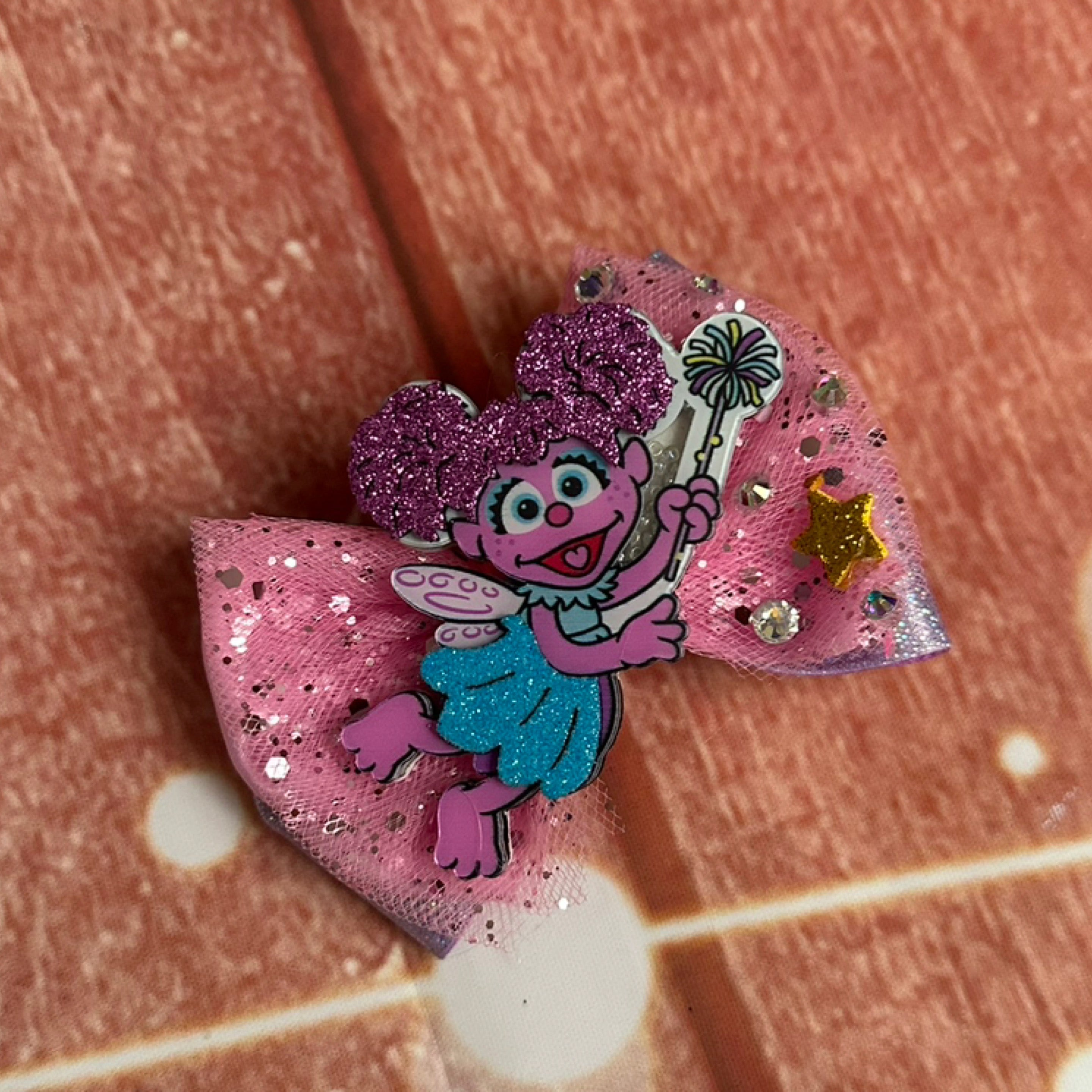Abby piggy clip sesame