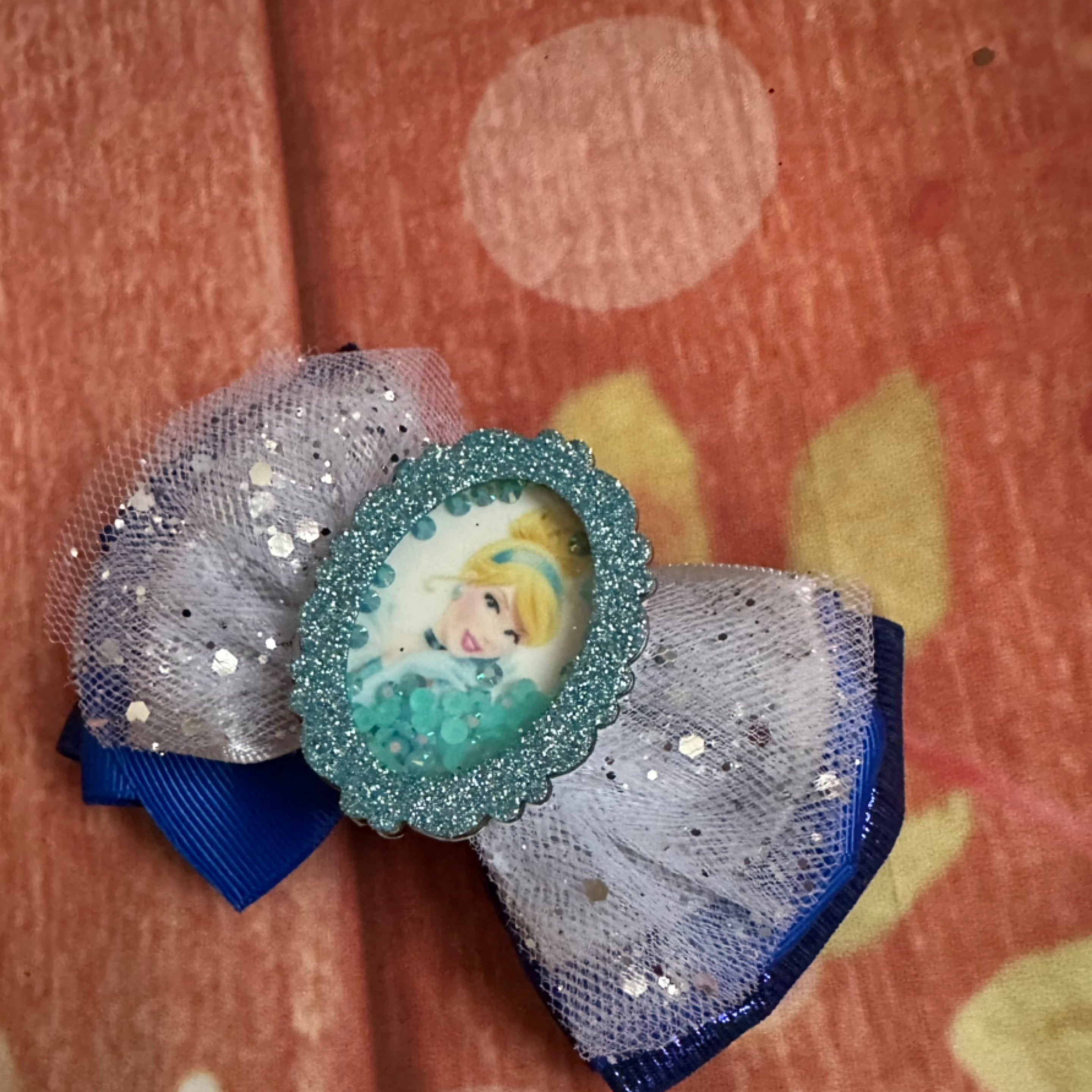 Cinderella piggy size bow